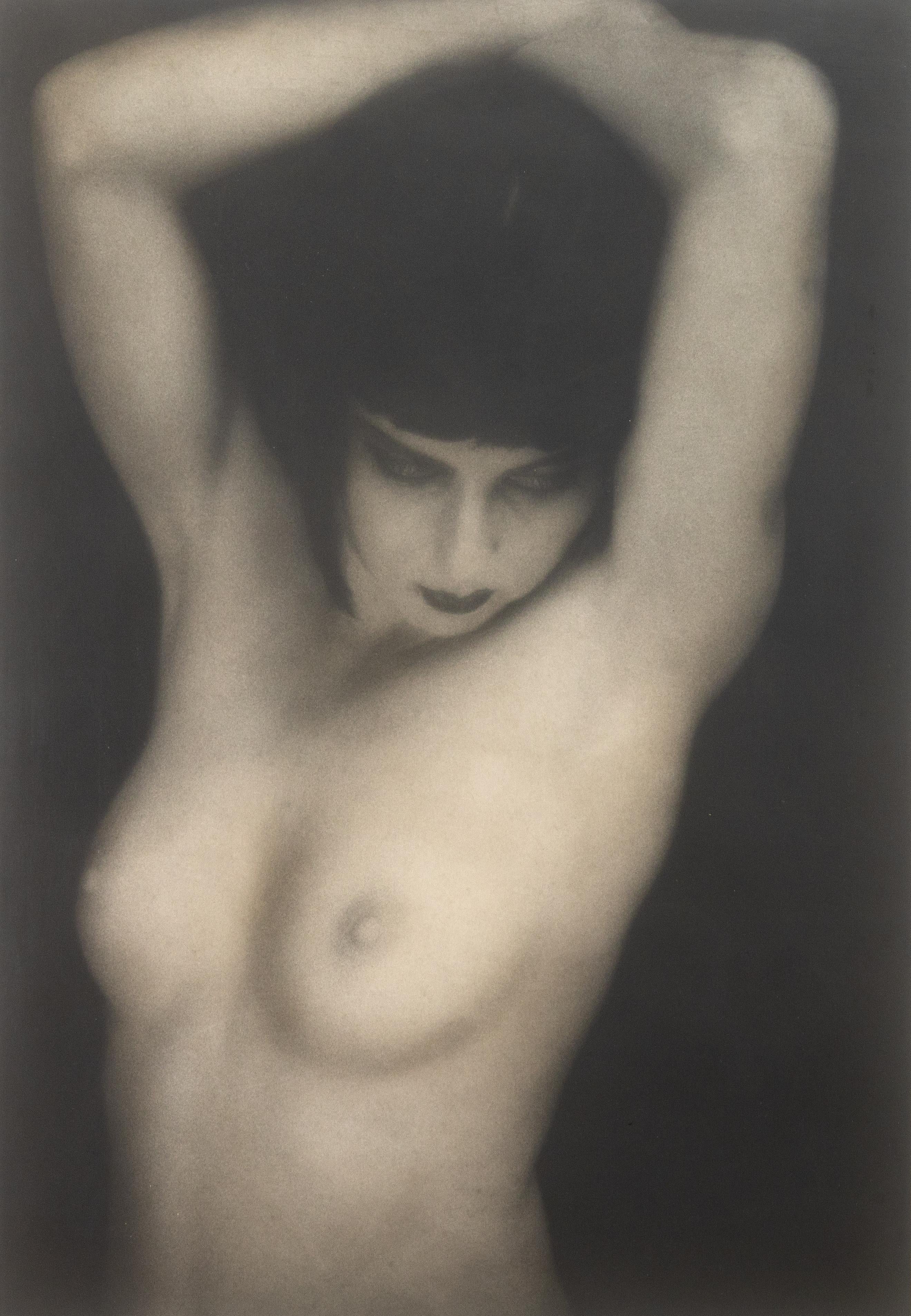 Un contemporaneo Untitled (Nude) alla gelatina d'argento del fotografo americano Rocky Schenck. Dalla serie 