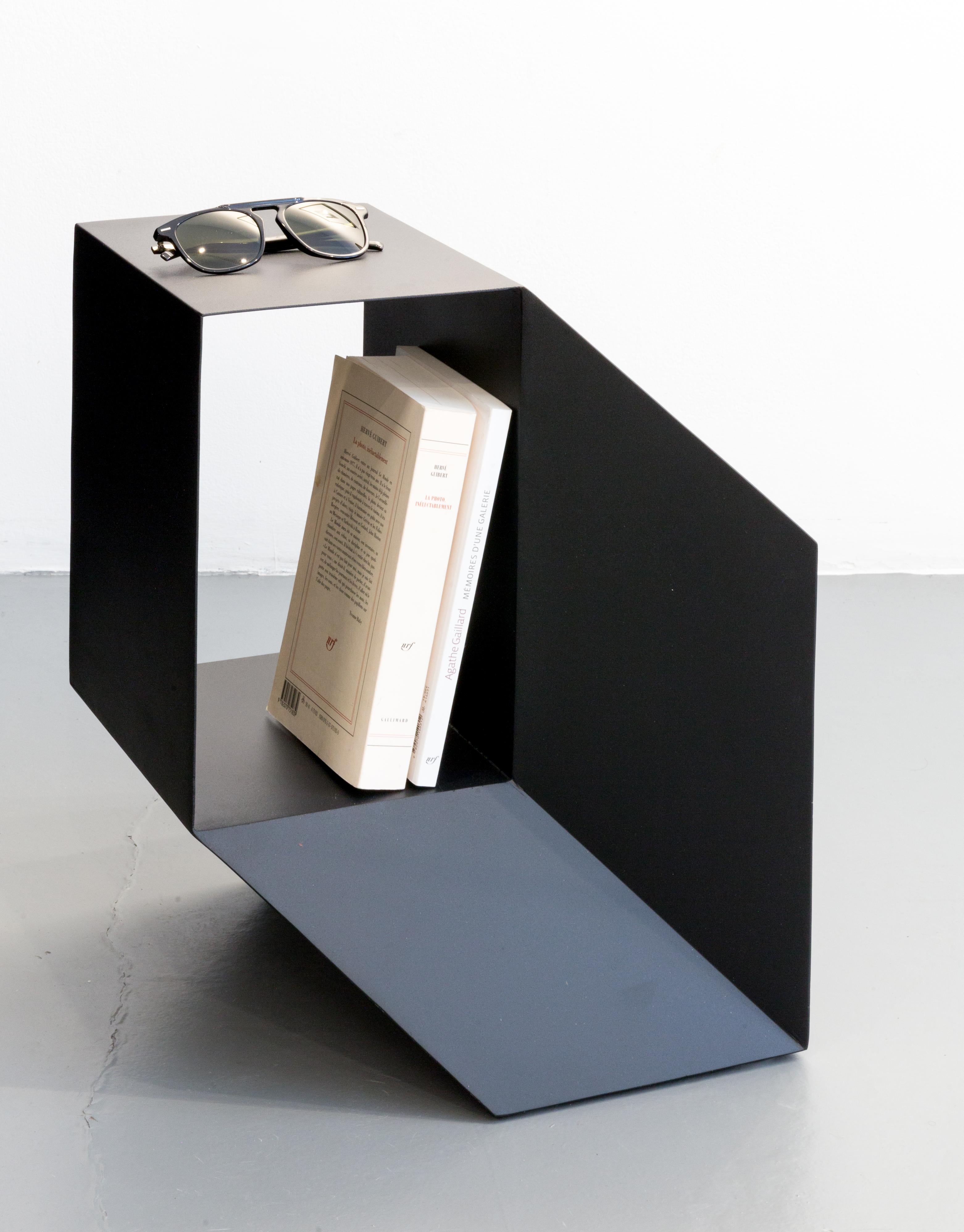 Rocky Side Side Table Painted Metal - Black For Sale 1