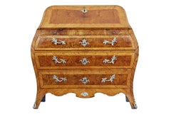 Scrivania rococò in tasso e olmo del XVIII secolo