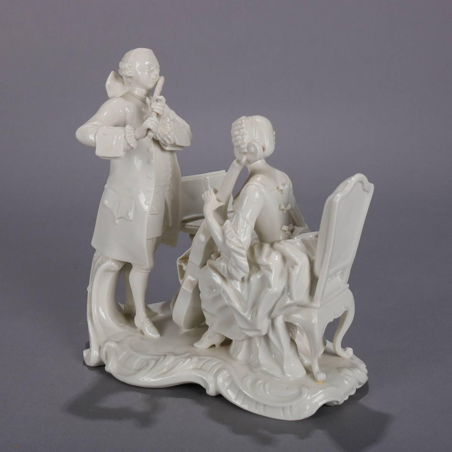 Français Groupe figuratif de musiciens coloniaux en porcelaine blanc de Chine rococo en vente