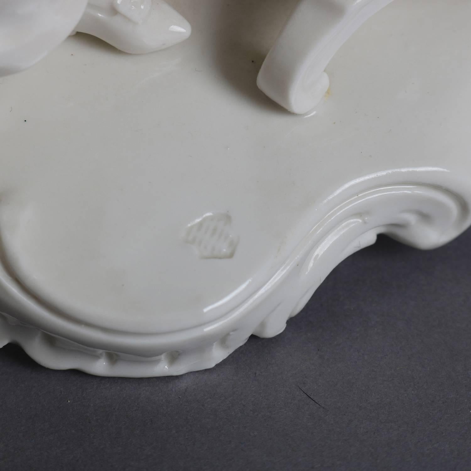 Porcelaine Groupe figuratif de musiciens coloniaux en porcelaine blanc de Chine rococo en vente
