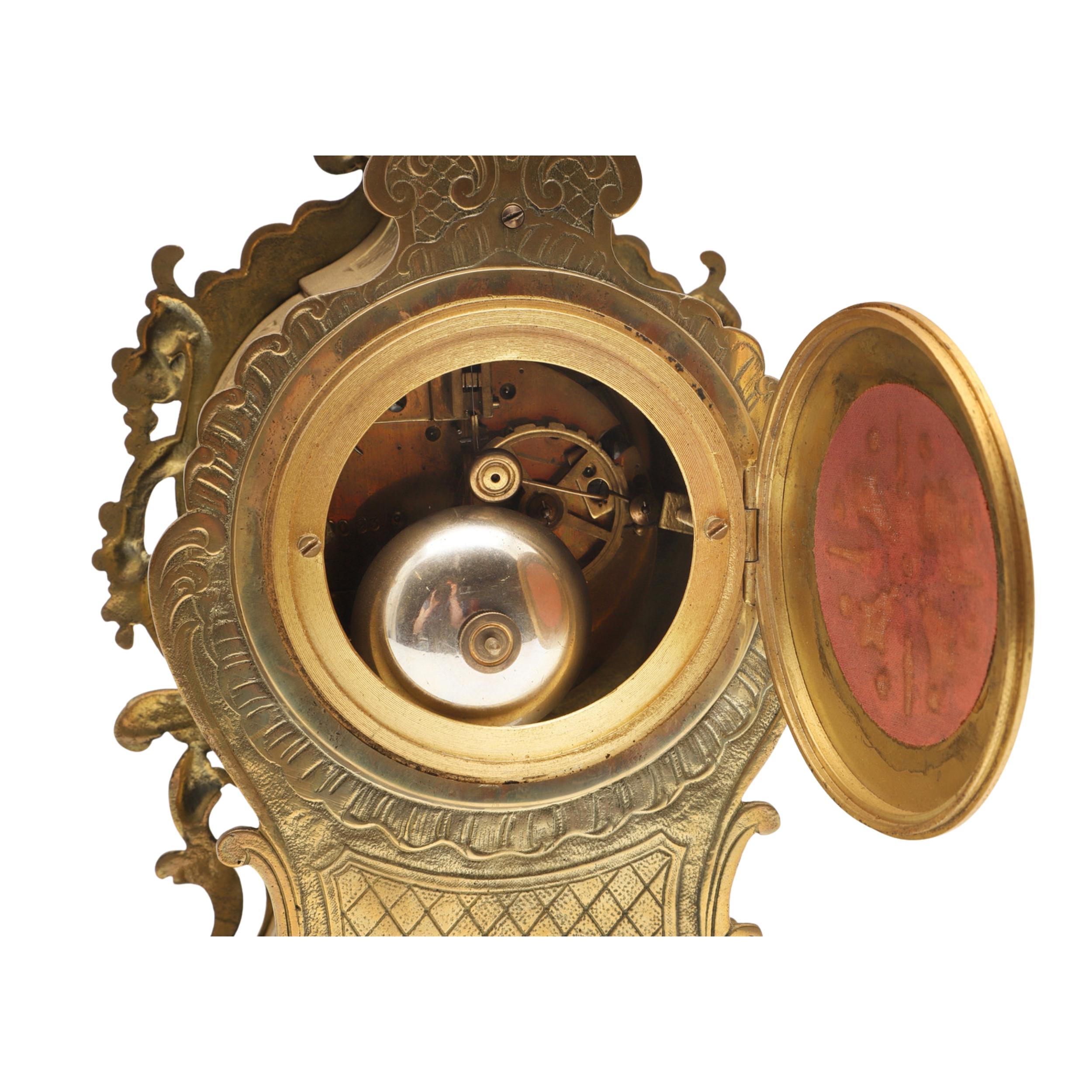 Rokoko-Messing-Manteluhr Antique French Late 19th C, Email-Zifferblatt Signiert Bardino im Angebot 1