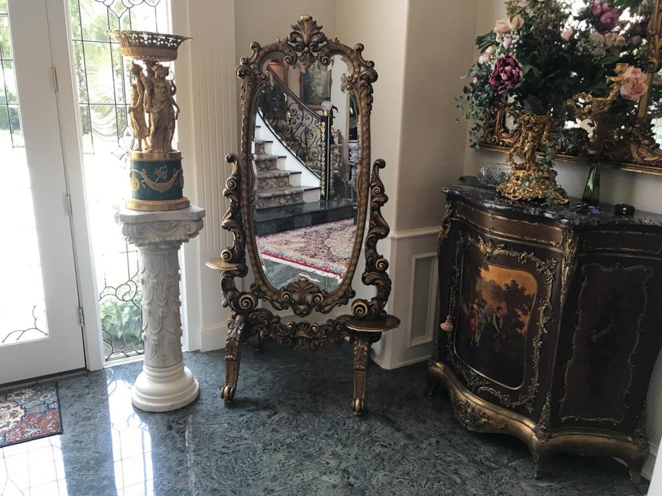 Rococo Carved and Giltwood Cheval Mirror In Excellent Condition For Sale In Washington Crossing, PA