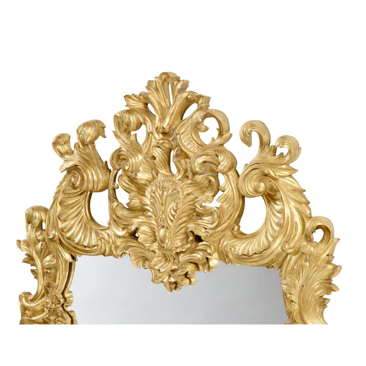 Specchio rococò in legno dorato intagliato in vendita 1
