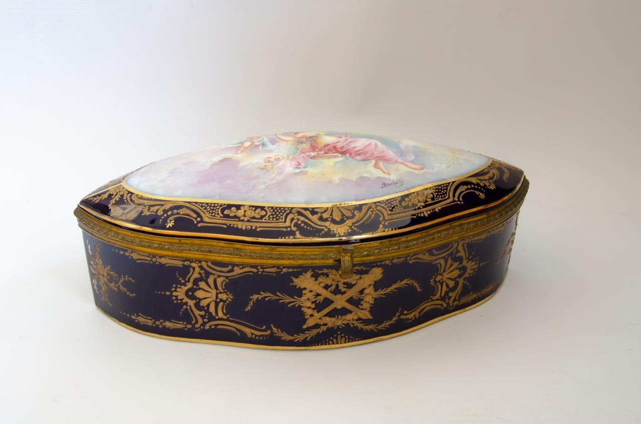 Arqueta de cerámica rococó de Sevres Francés en venta