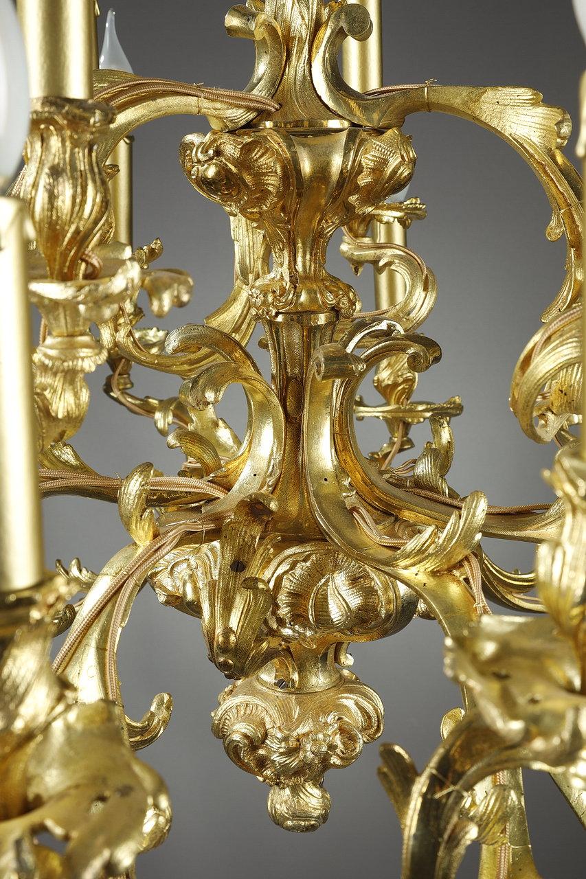Rococo Chandelier in Chased and Gilded Bronze with 18 Lights, Louis XV Style 4