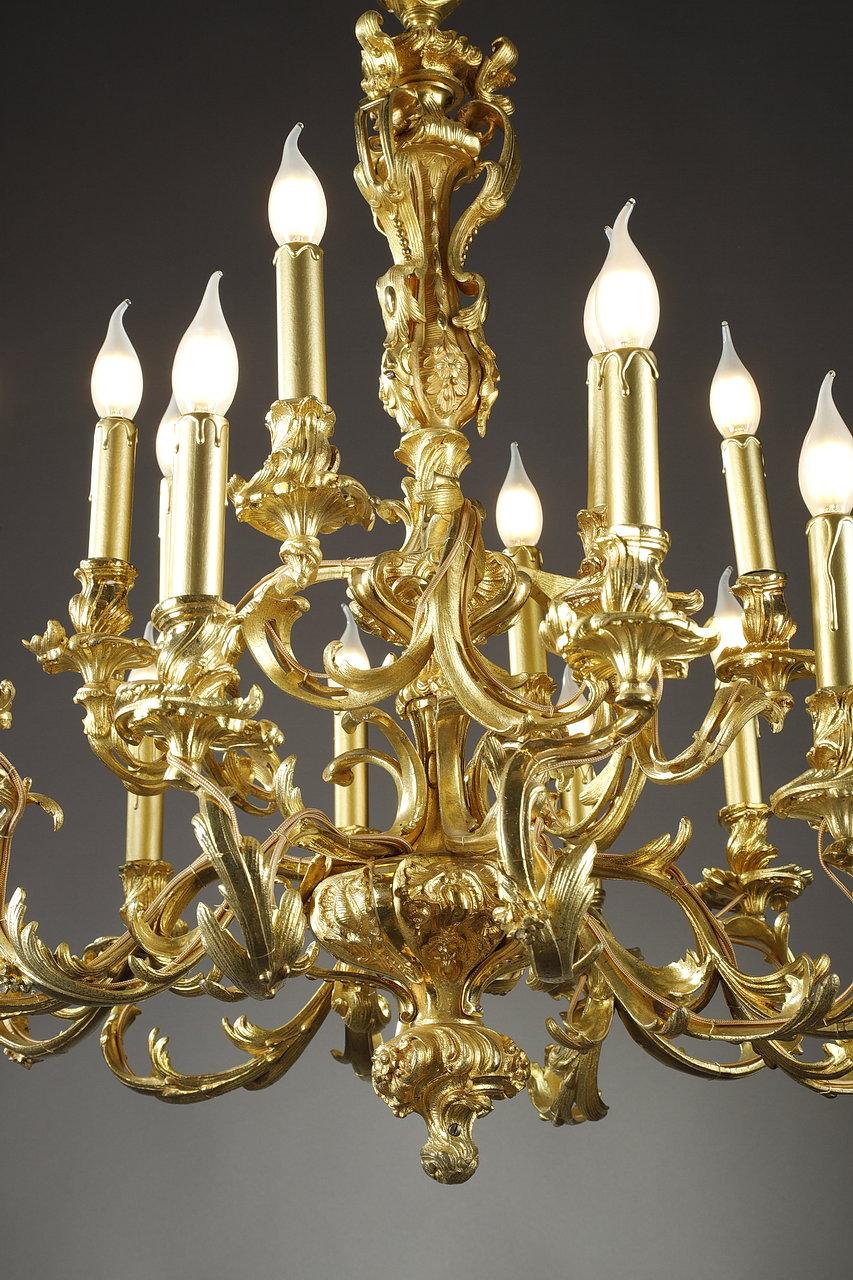 French Rococo Chandelier in Chased and Gilded Bronze with 18 Lights, Louis XV Style