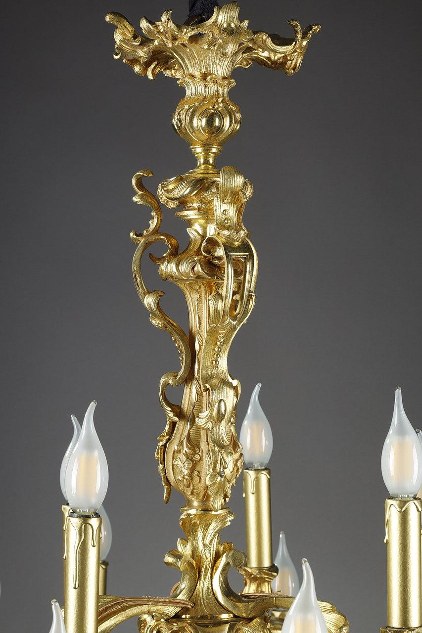 Carved Rococo Chandelier in Chased and Gilded Bronze with 18 Lights, Louis XV Style