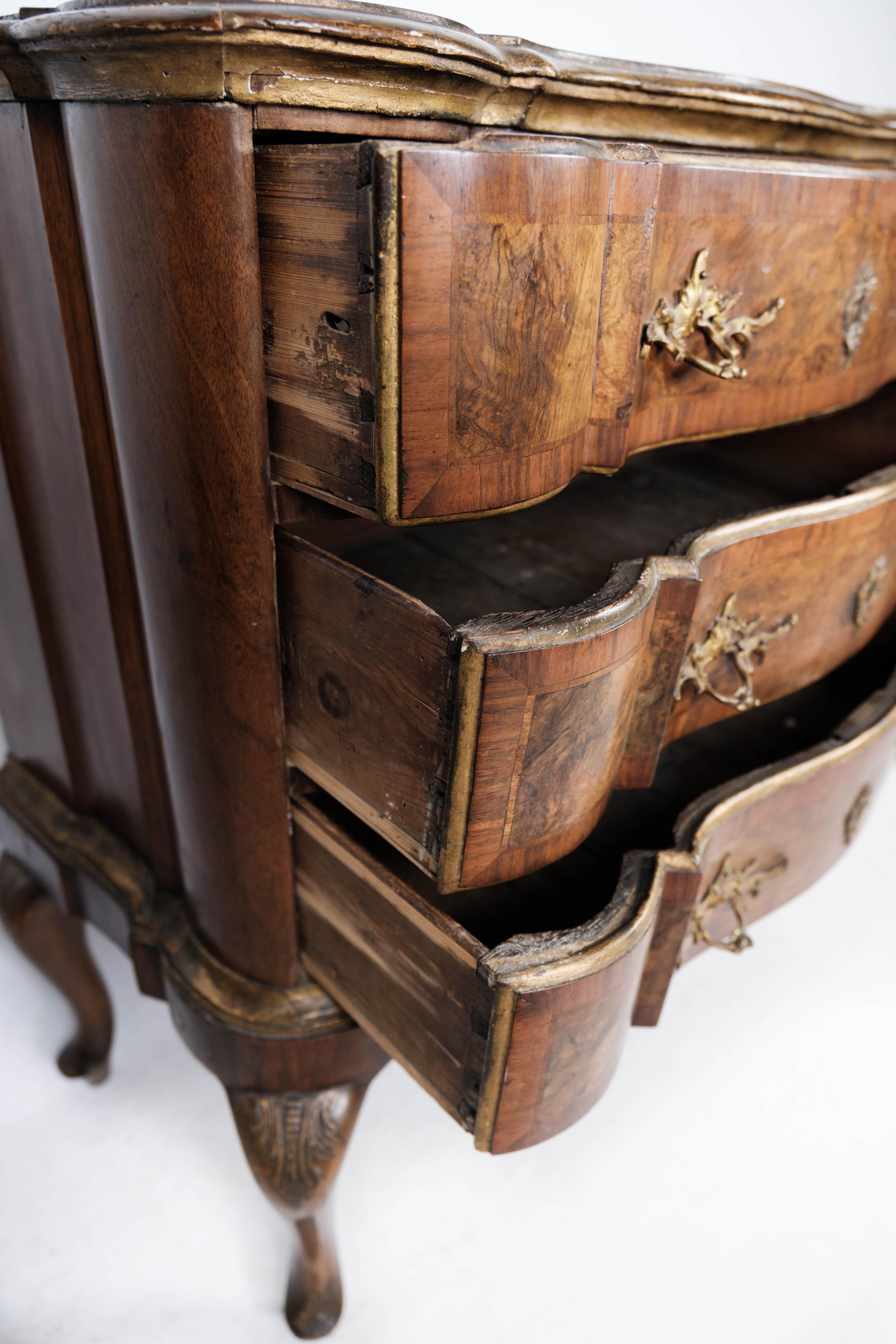 Rococo Chest of Drawers in Walnut from Southern Germany Around the 1780s For Sale 1