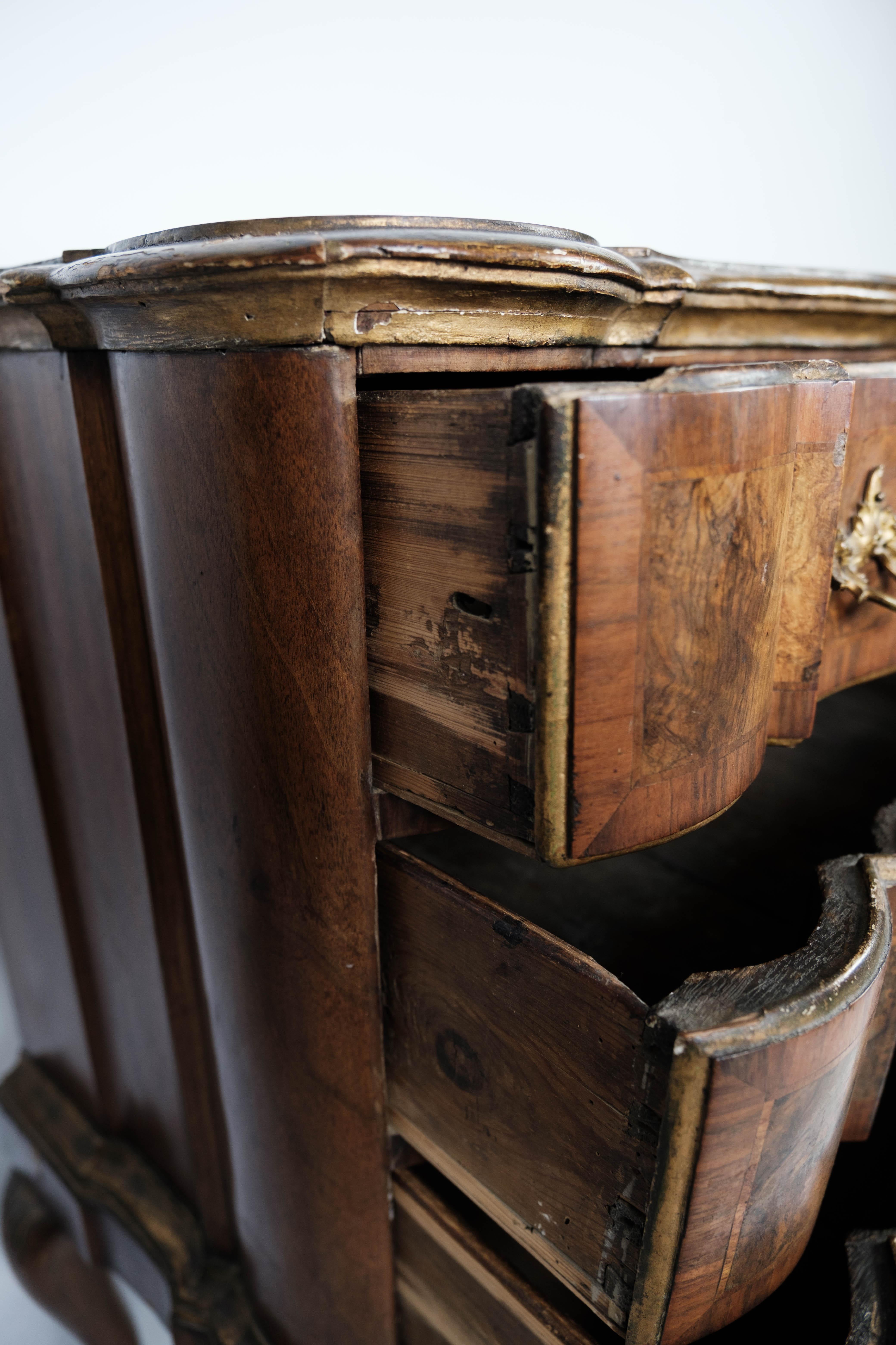 Rococo Chest of Drawers in Walnut from Southern Germany Around the 1780s For Sale 2