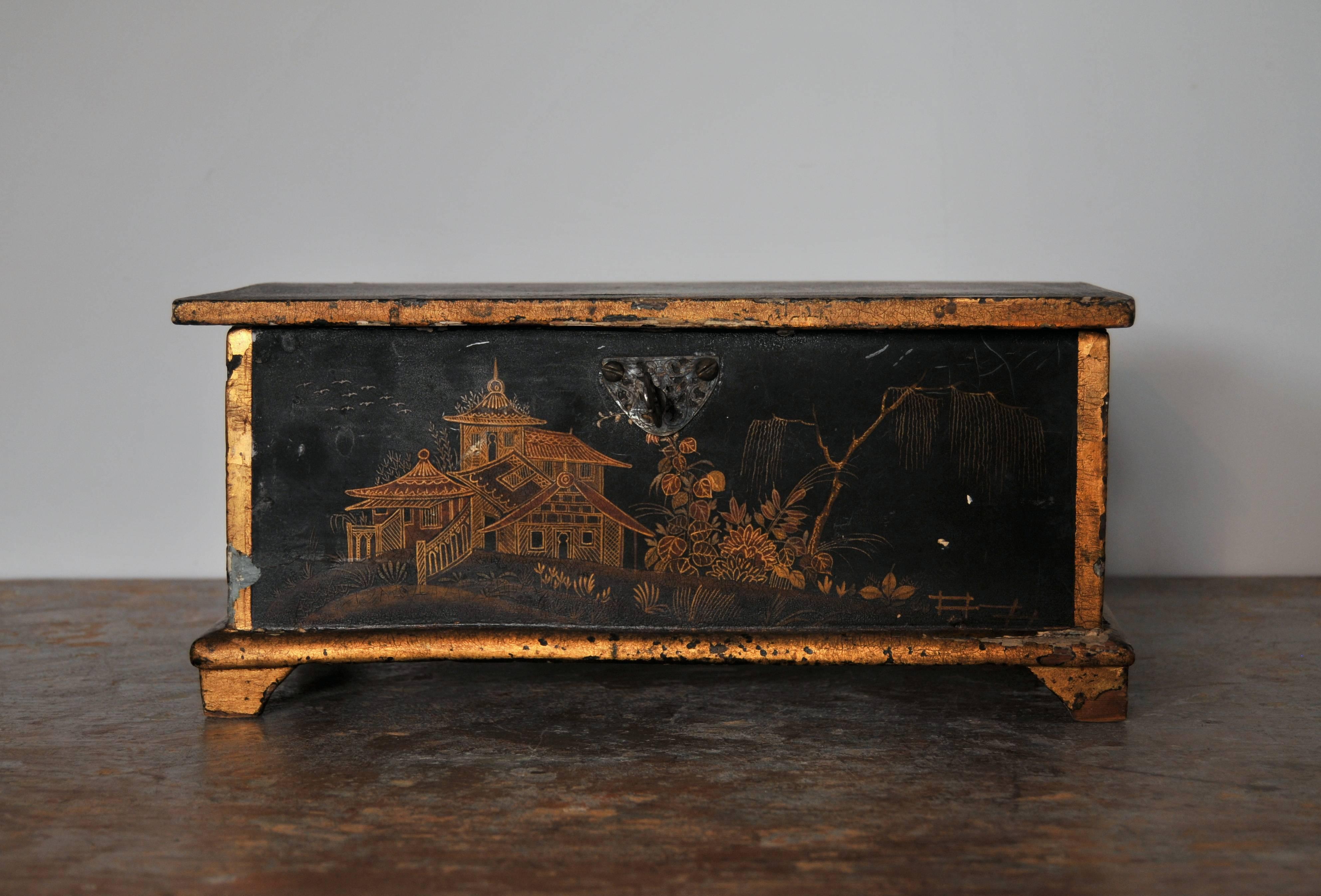 Rokoko-Chinoiserie-Schachtel, um 1750 im Zustand „Hervorragend“ im Angebot in New York, NY