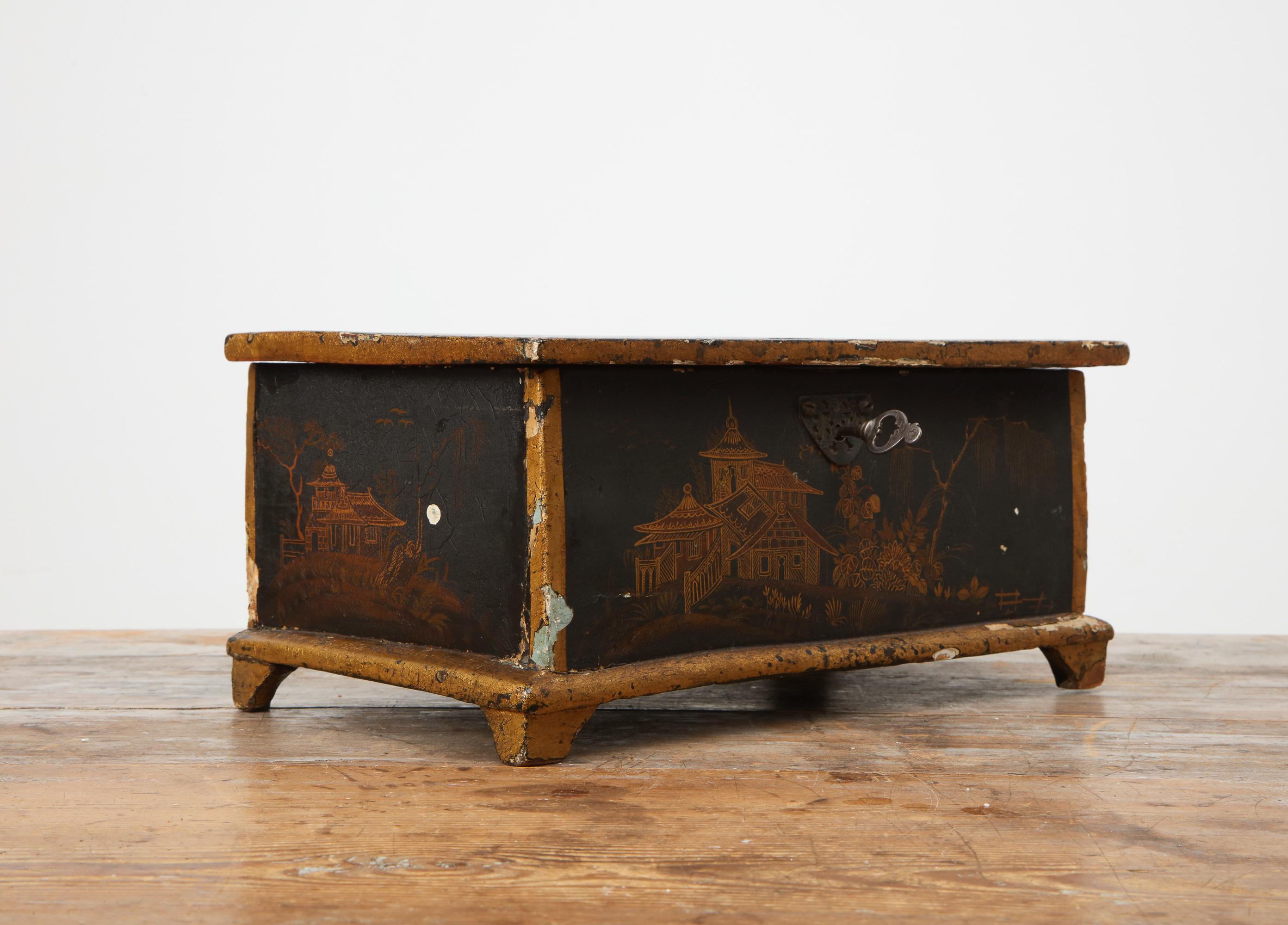 Rokoko-Chinoiserie-Schachtel, um 1750 (18. Jahrhundert und früher) im Angebot