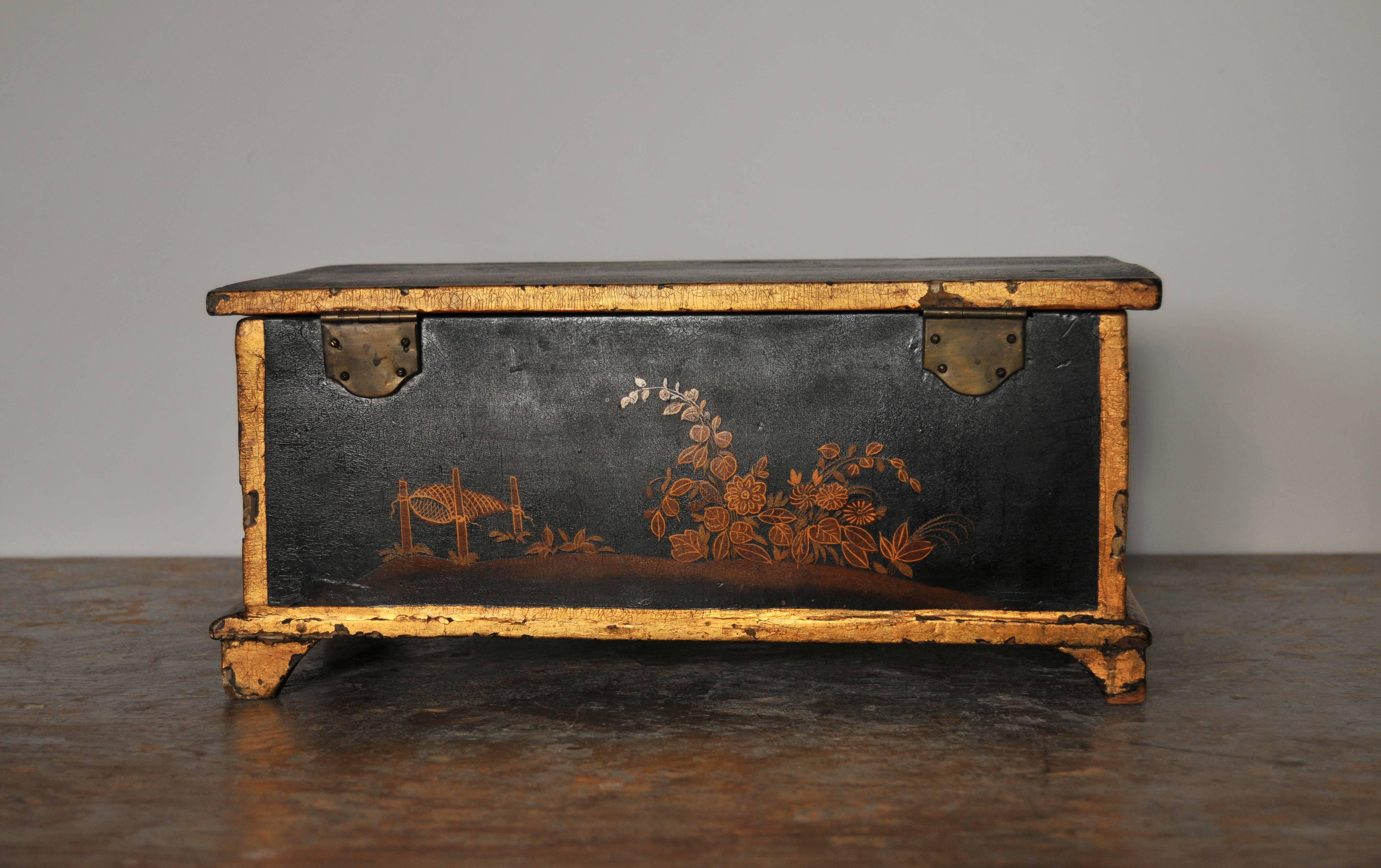 Rococo Chinoiserie Box, circa 1750 In Excellent Condition For Sale In New York, NY