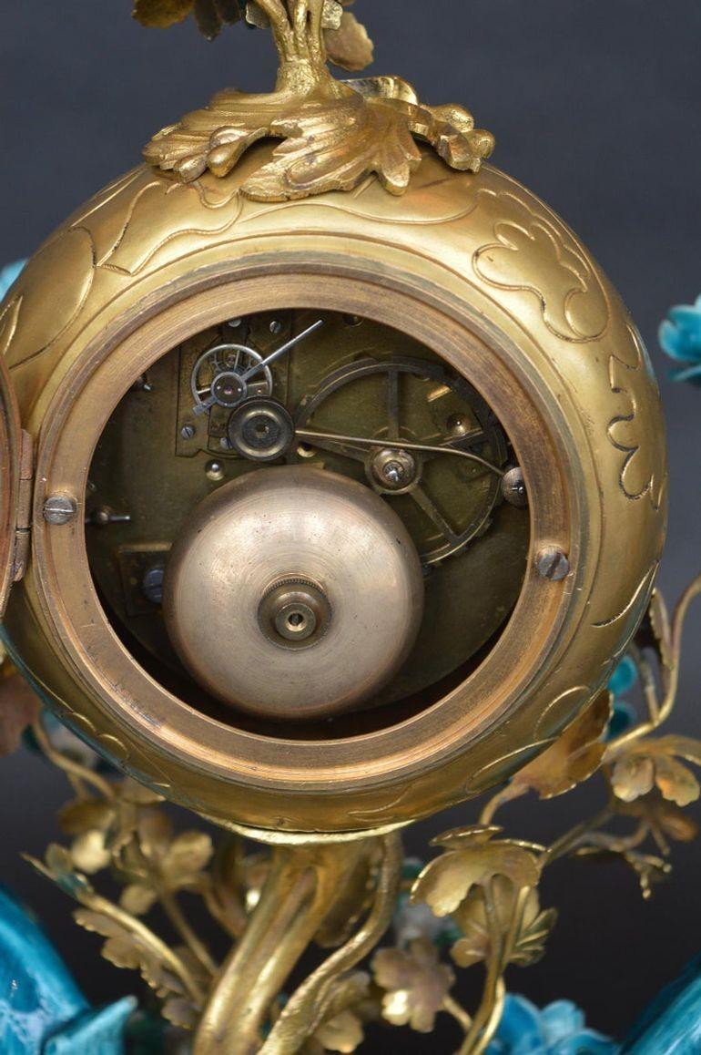 Rococo Chinosoiserie Style Three-Piece Gilt Bronze and Porcelain Clock Garniture In Good Condition For Sale In Los Angeles, CA