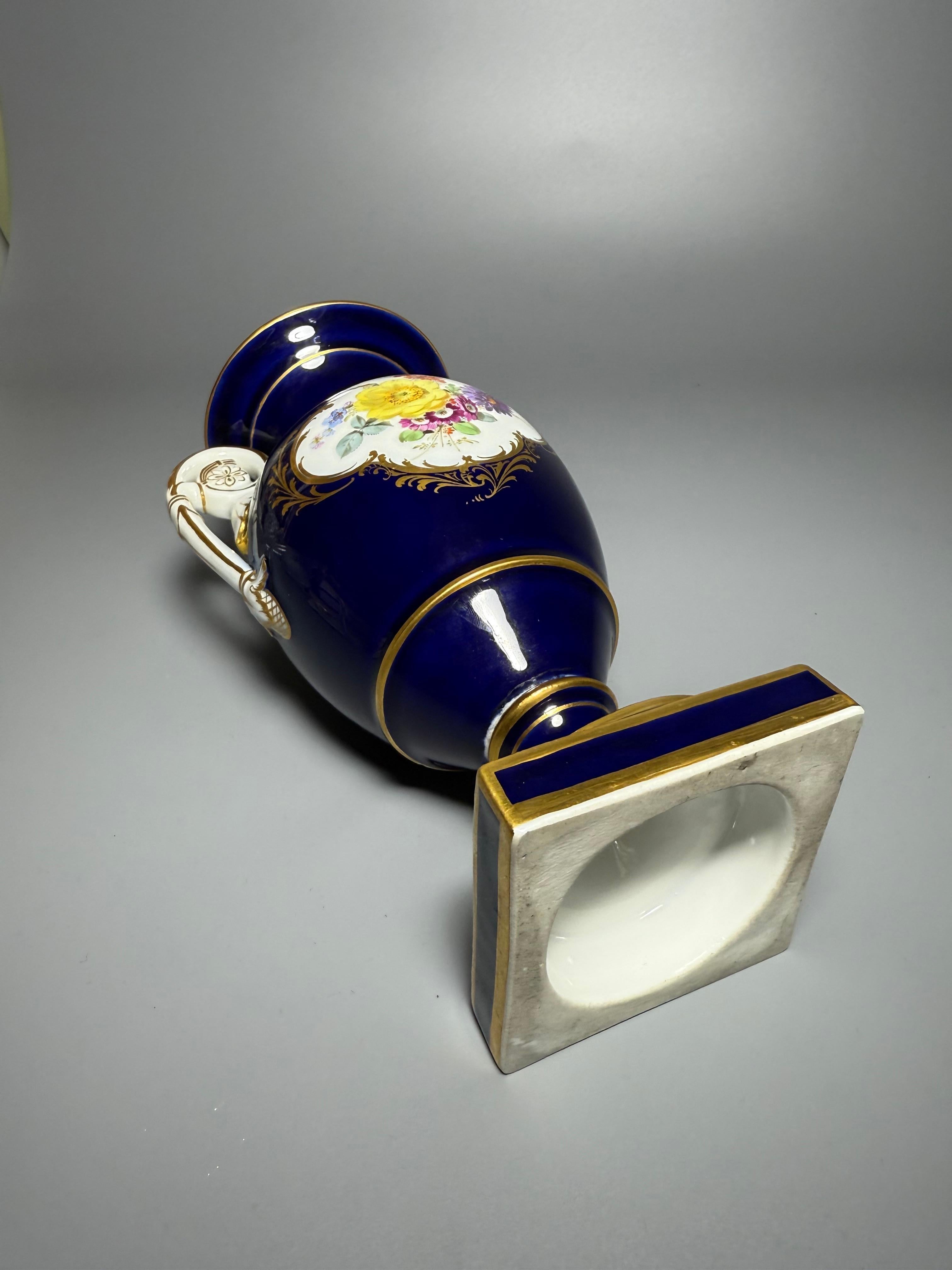 Rokoko Kobaltblau Vergoldete Blumen Vase Meissen Deutschland im Angebot 5