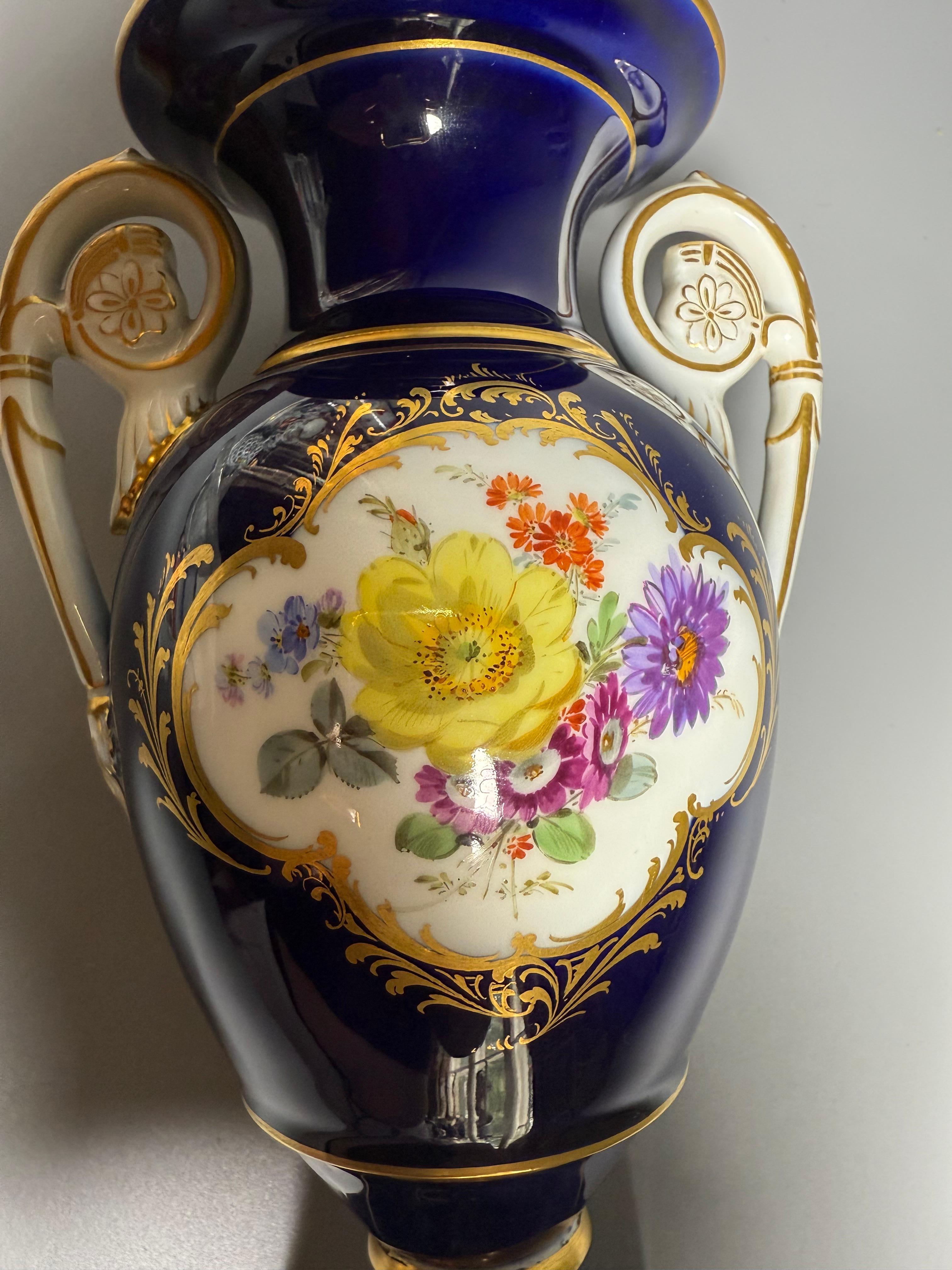 Rokoko Kobaltblau Vergoldete Blumen Vase Meissen Deutschland im Angebot 7