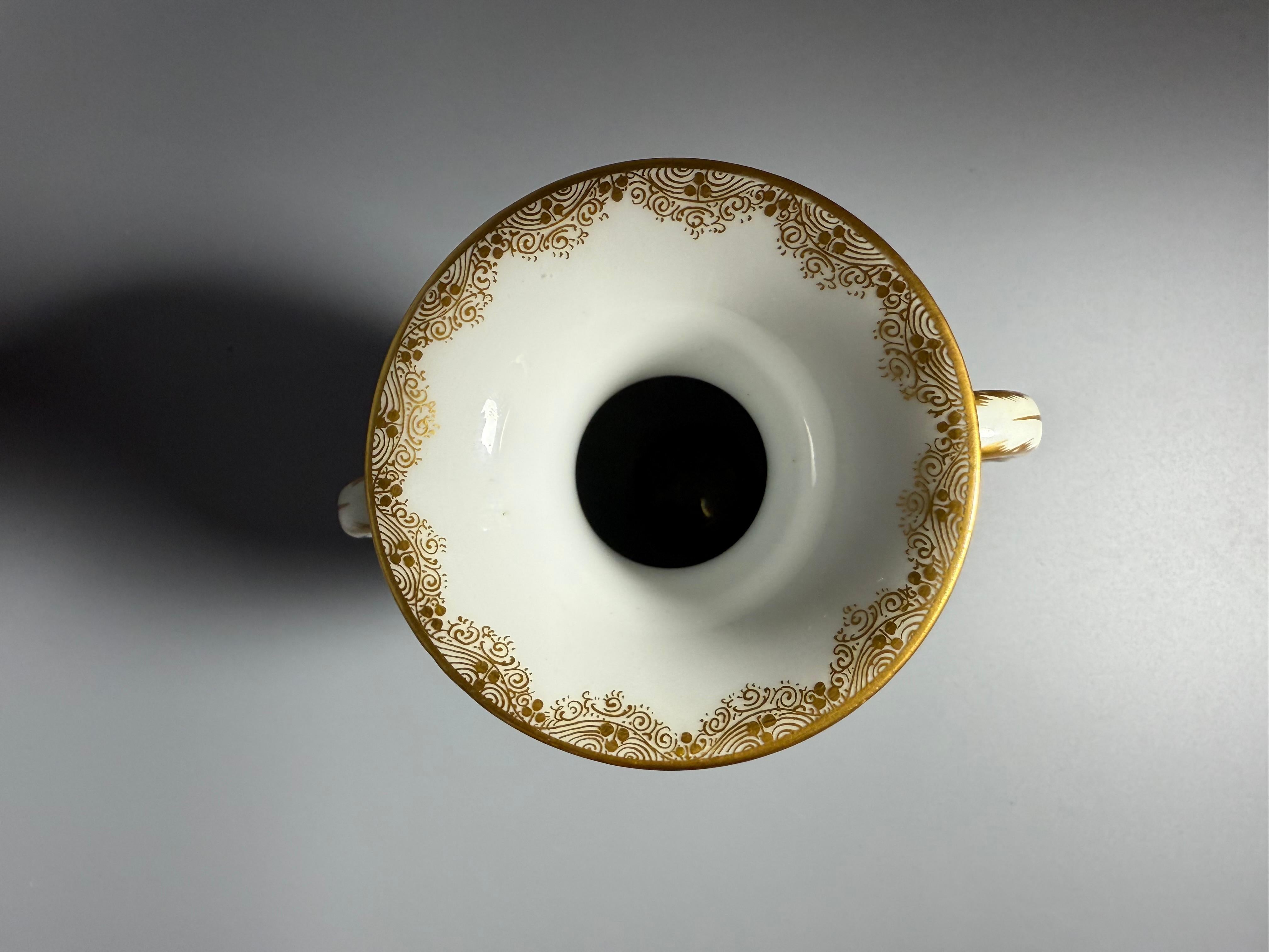 Rokoko Kobaltblau Vergoldete Blumen Vase Meissen Deutschland (20. Jahrhundert) im Angebot