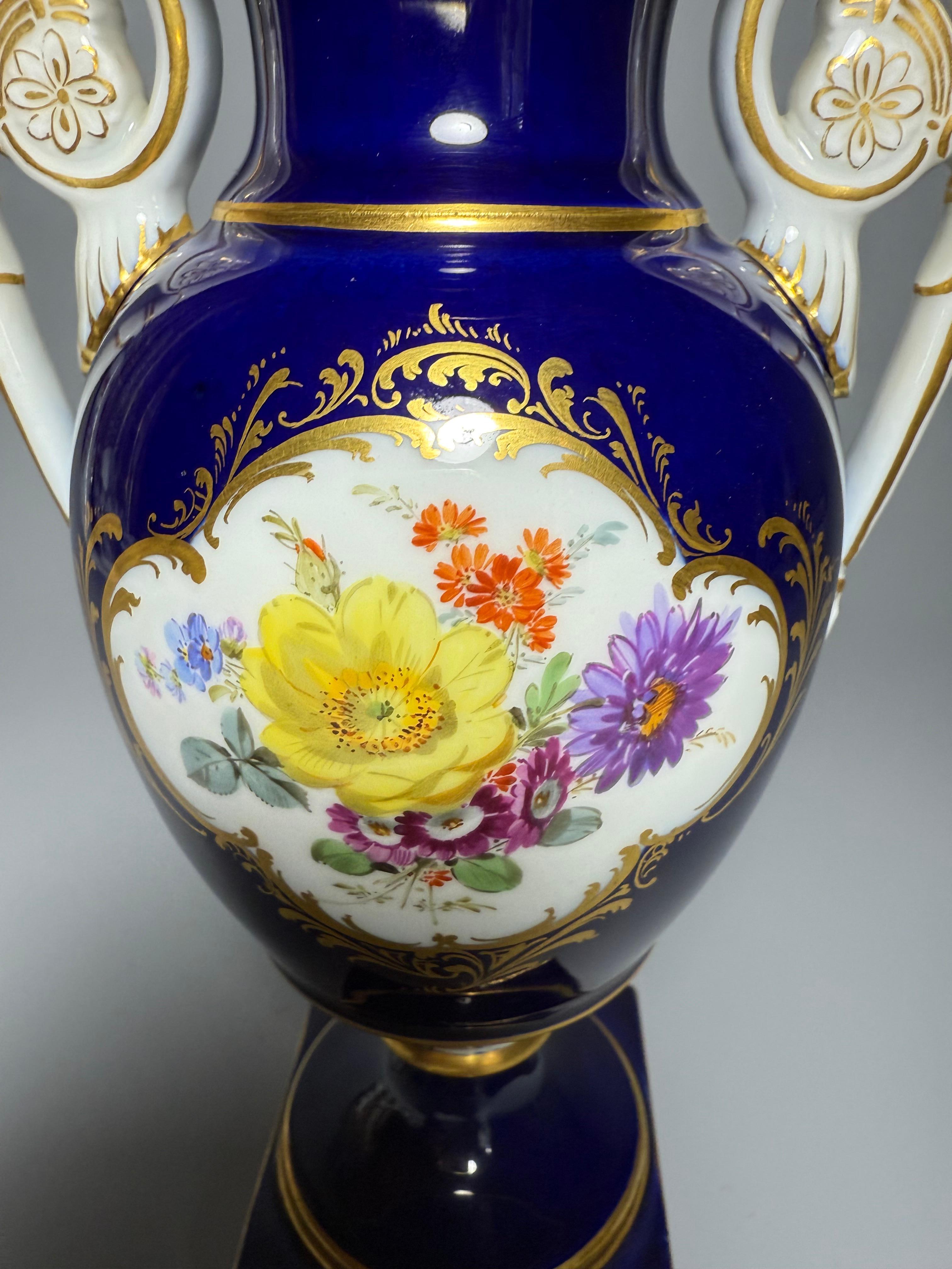 Rokoko Kobaltblau Vergoldete Blumen Vase Meissen Deutschland im Angebot 1