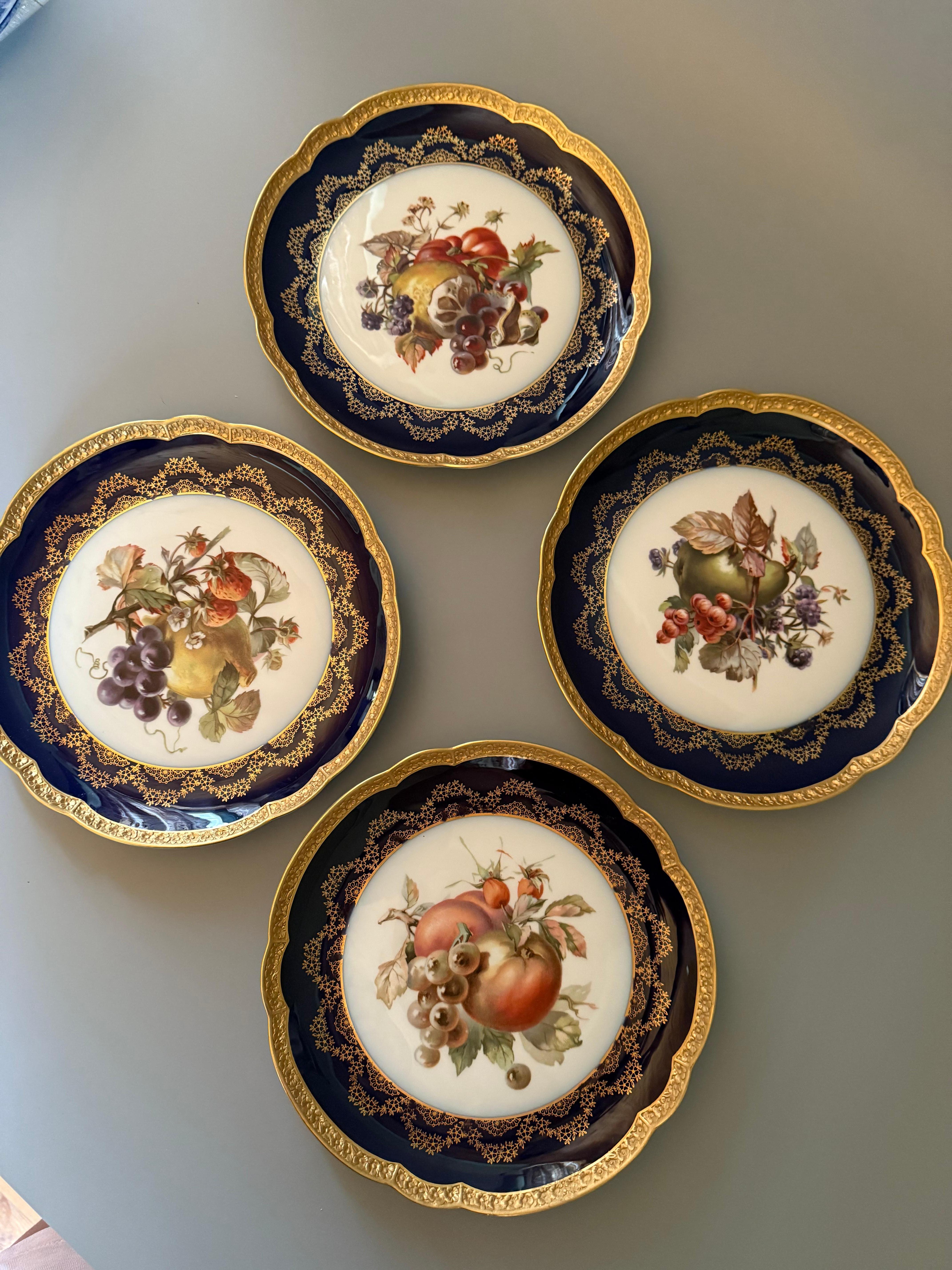 Rococo Cobalt Gilt Fruit Four Plates Rosenthal Germany 1928-1929 (Deutsch) im Angebot