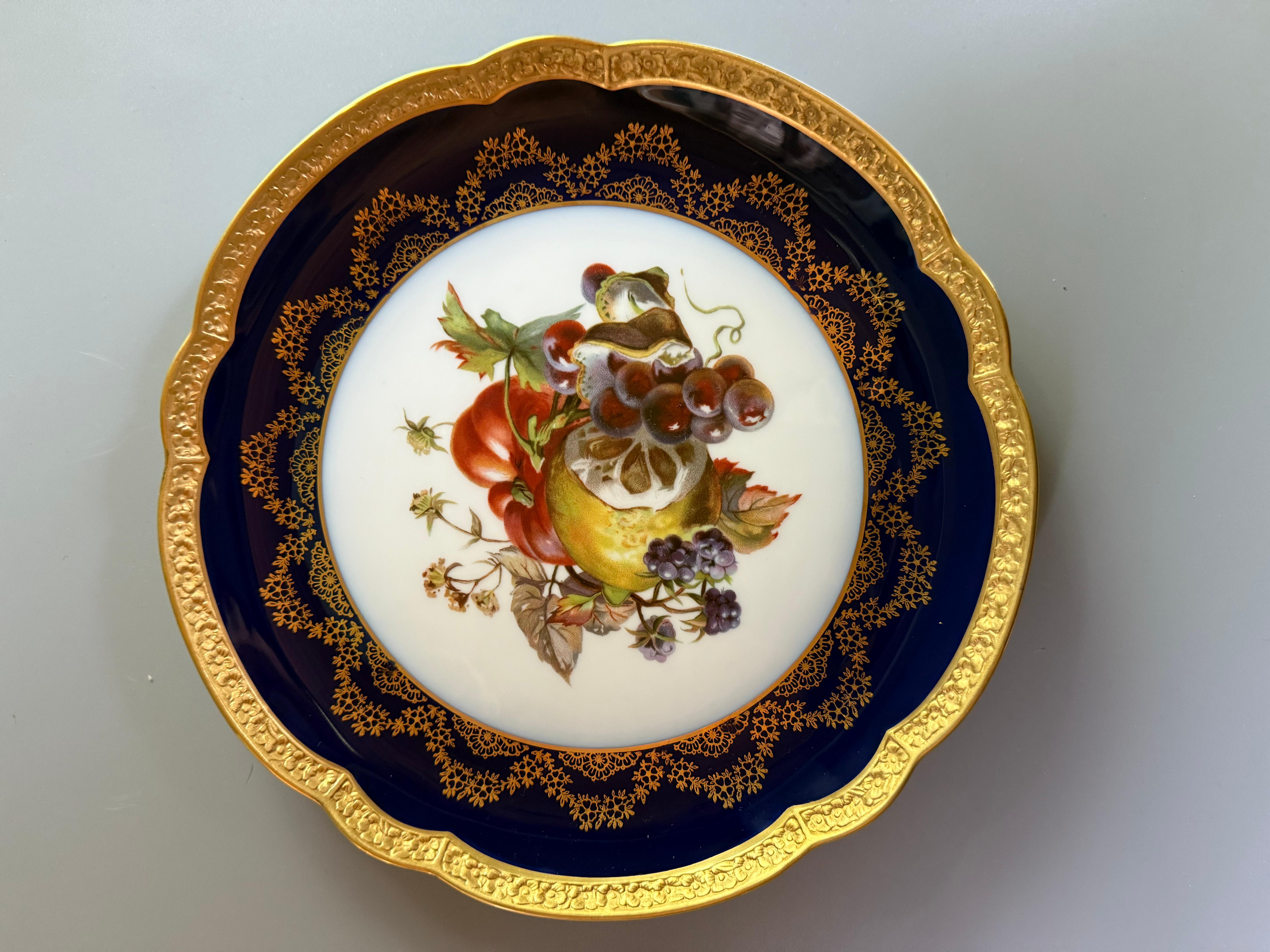 Rococo Cobalt Gilt Fruit Four Plates Rosenthal Germany 1928-1929 (Frühes 20. Jahrhundert) im Angebot