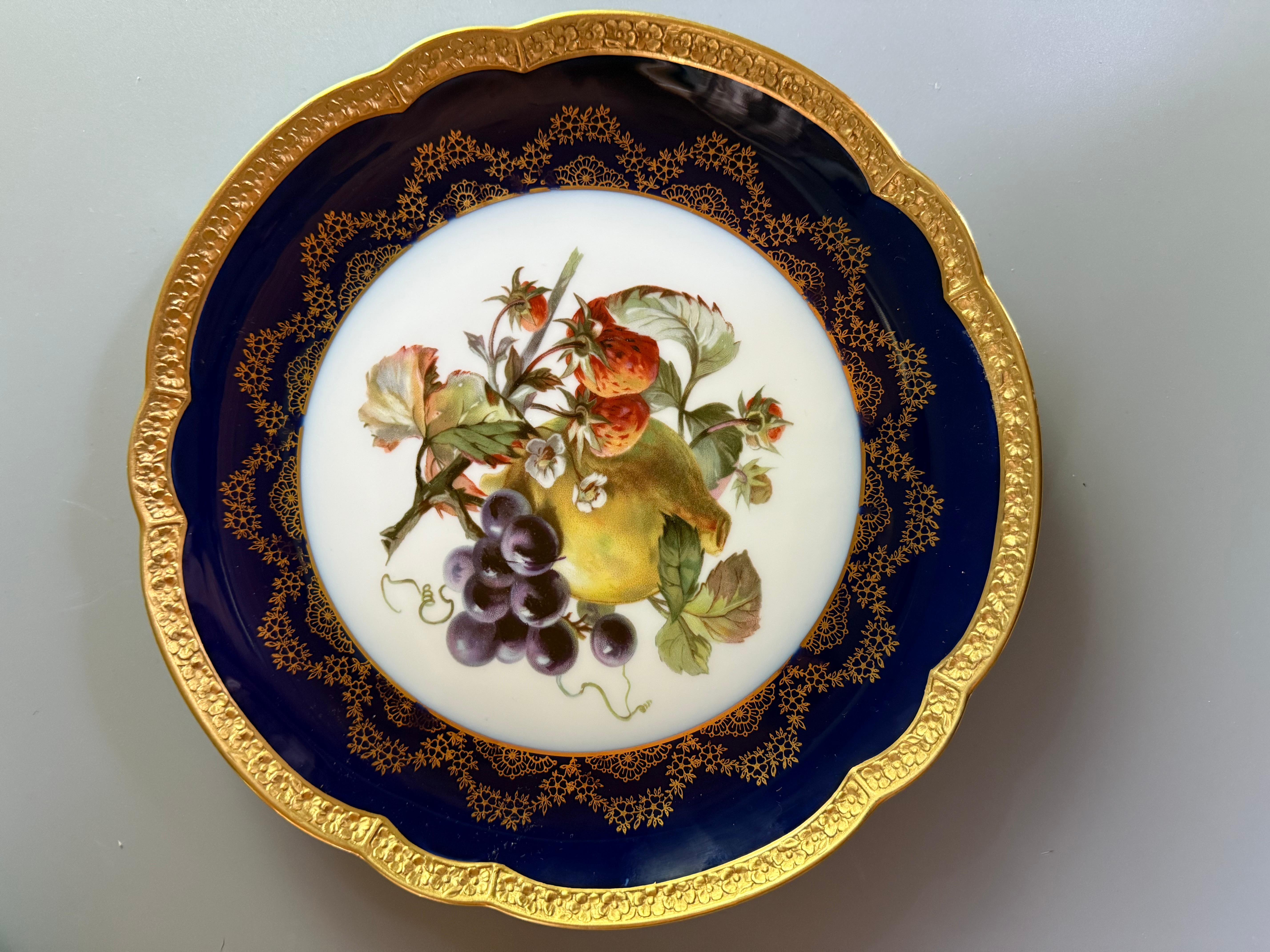 Rococo Cobalt Gilt Fruit Four Plates Rosenthal Germany 1928-1929 (Porzellan) im Angebot