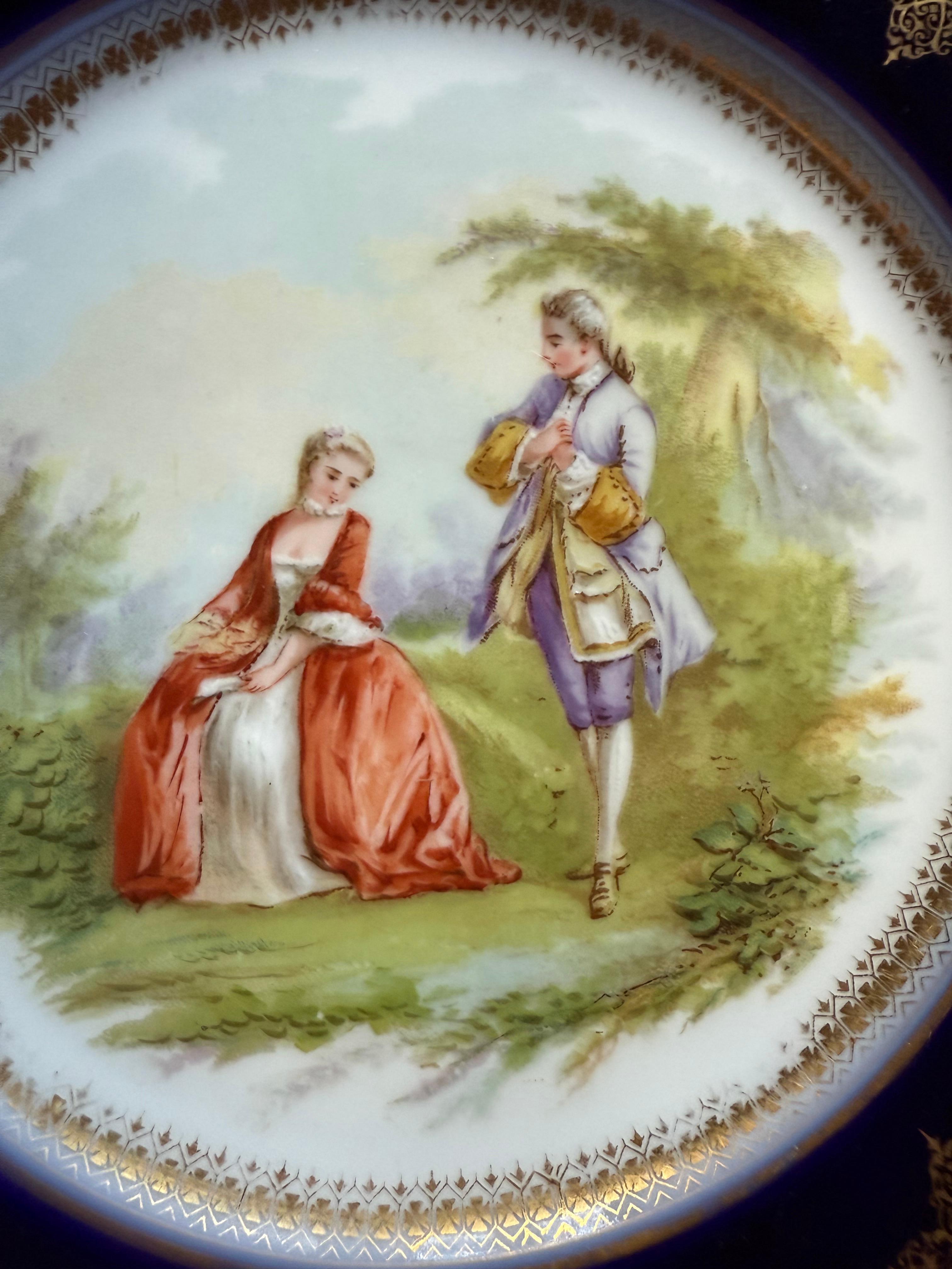 Francese Piatto rococò Cobalt Gilts Cabinets Sèvres Francia metà del XIX secolo in vendita