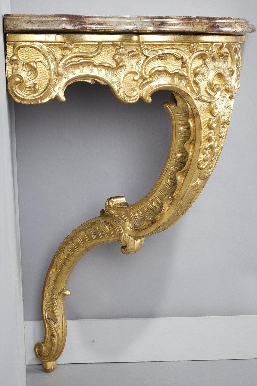 Eckkonsole im Rokoko-Stil aus geschnitztem Holz und Breccia-Marmor, Louis XV.-Stil (Geschnitzt) im Angebot