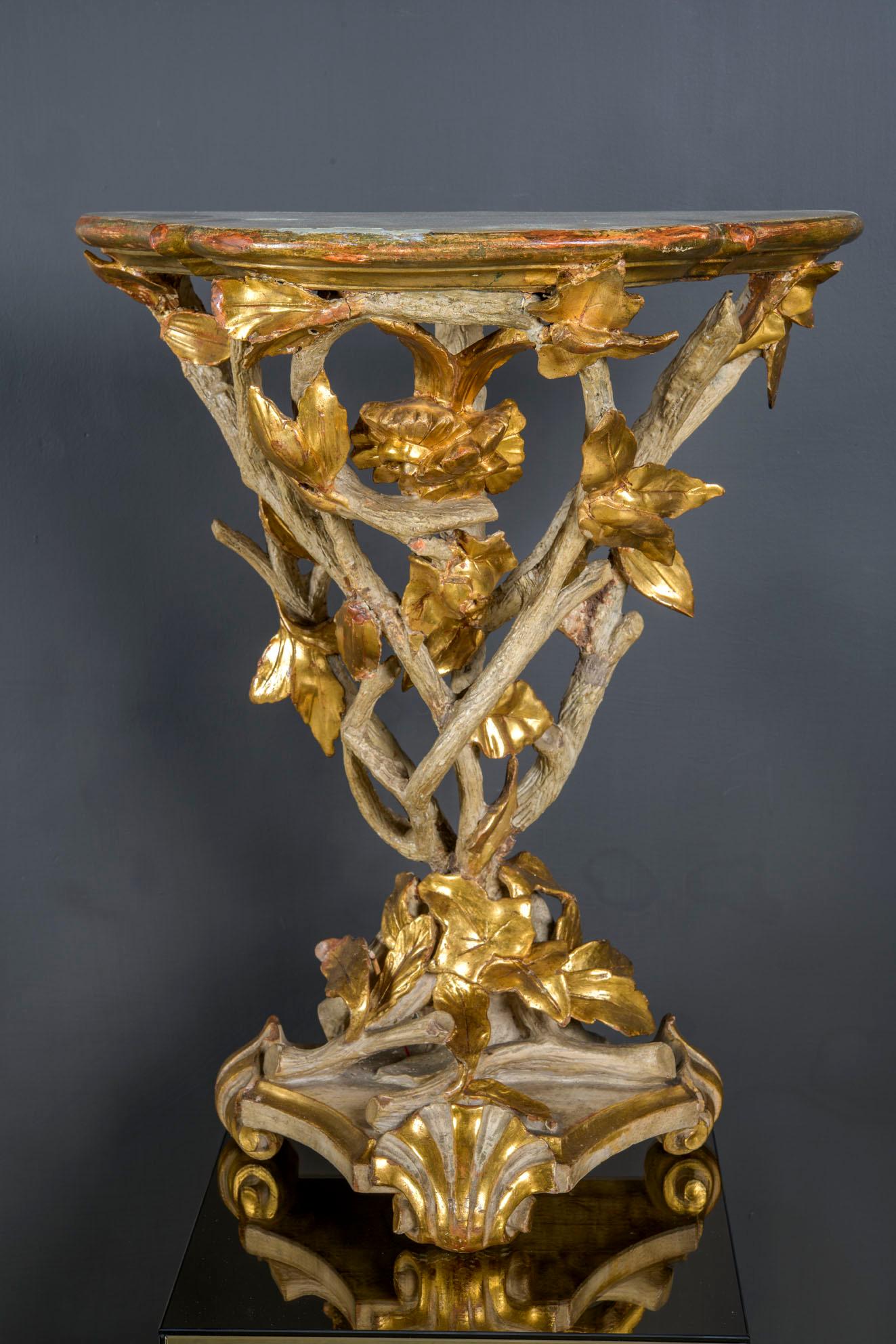 Rococo Gilded and Lacquered Italian Pair of Gueridon For Sale 10