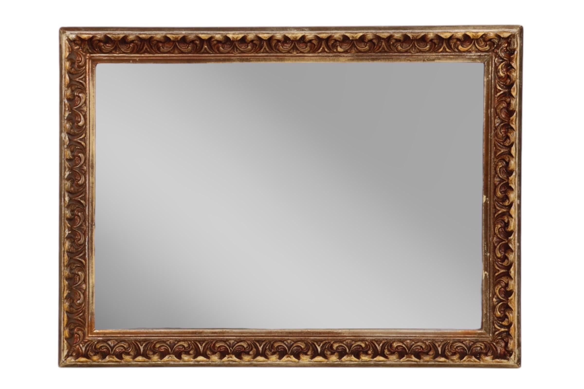 Provincial français Miroir Rococo à encadrement doré en vente