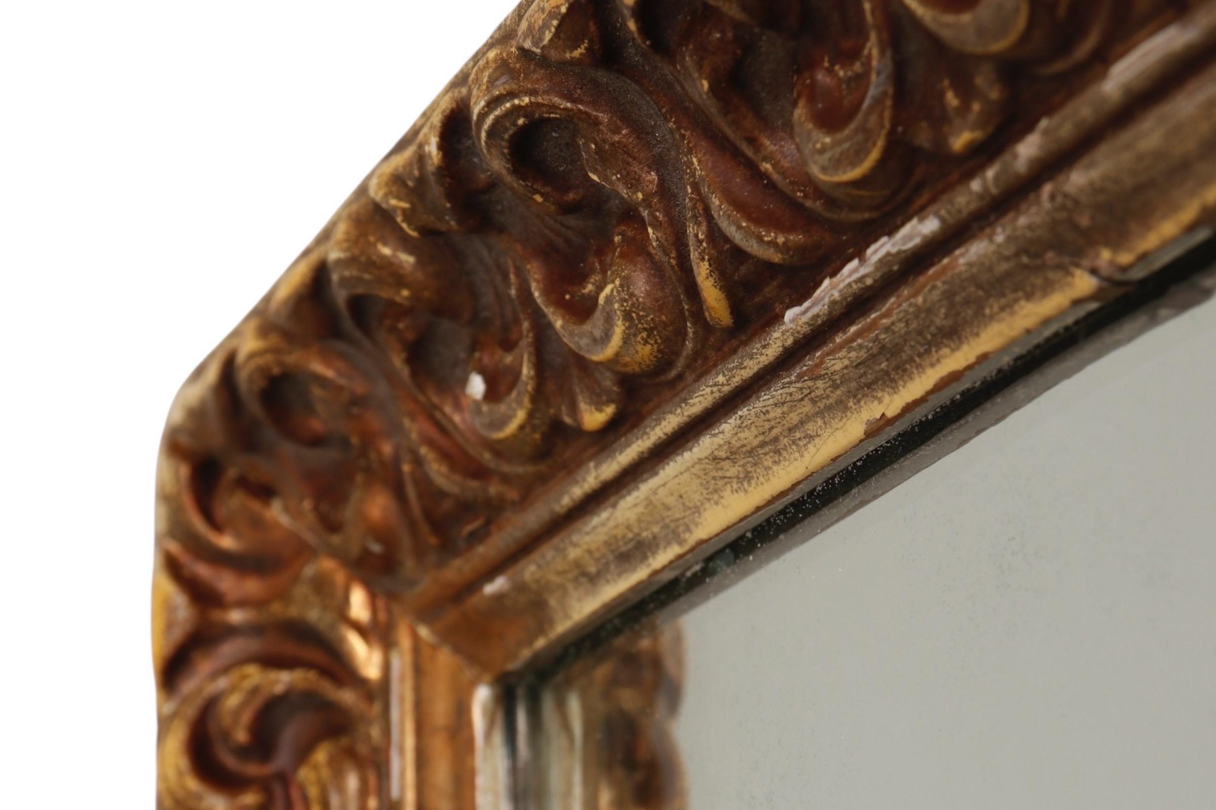 Miroir Rococo à encadrement doré Bon état - En vente à Bradenton, FL