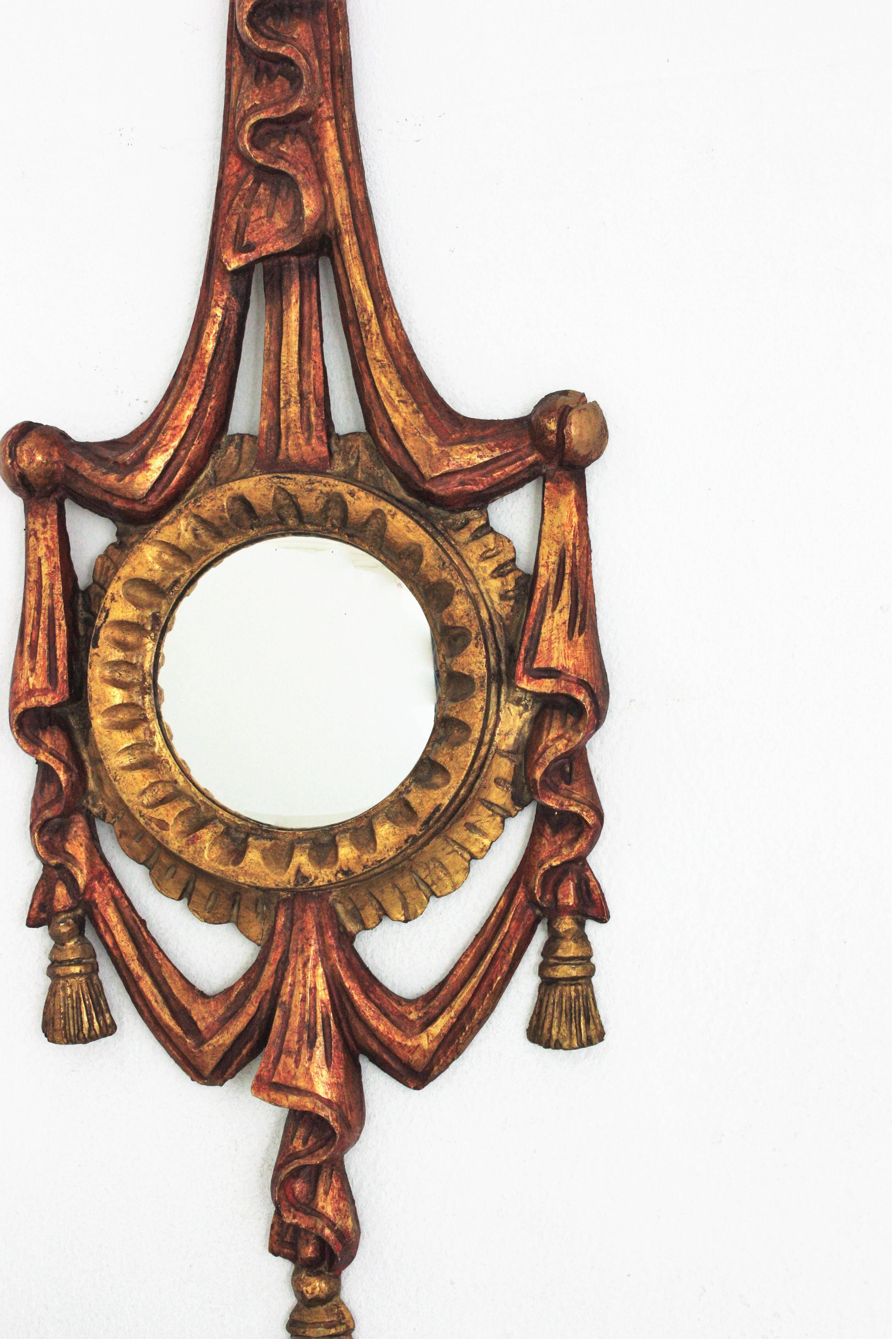 Miroir convexe rococo en bois doré, cadre avec nœud et ruban en vente 1