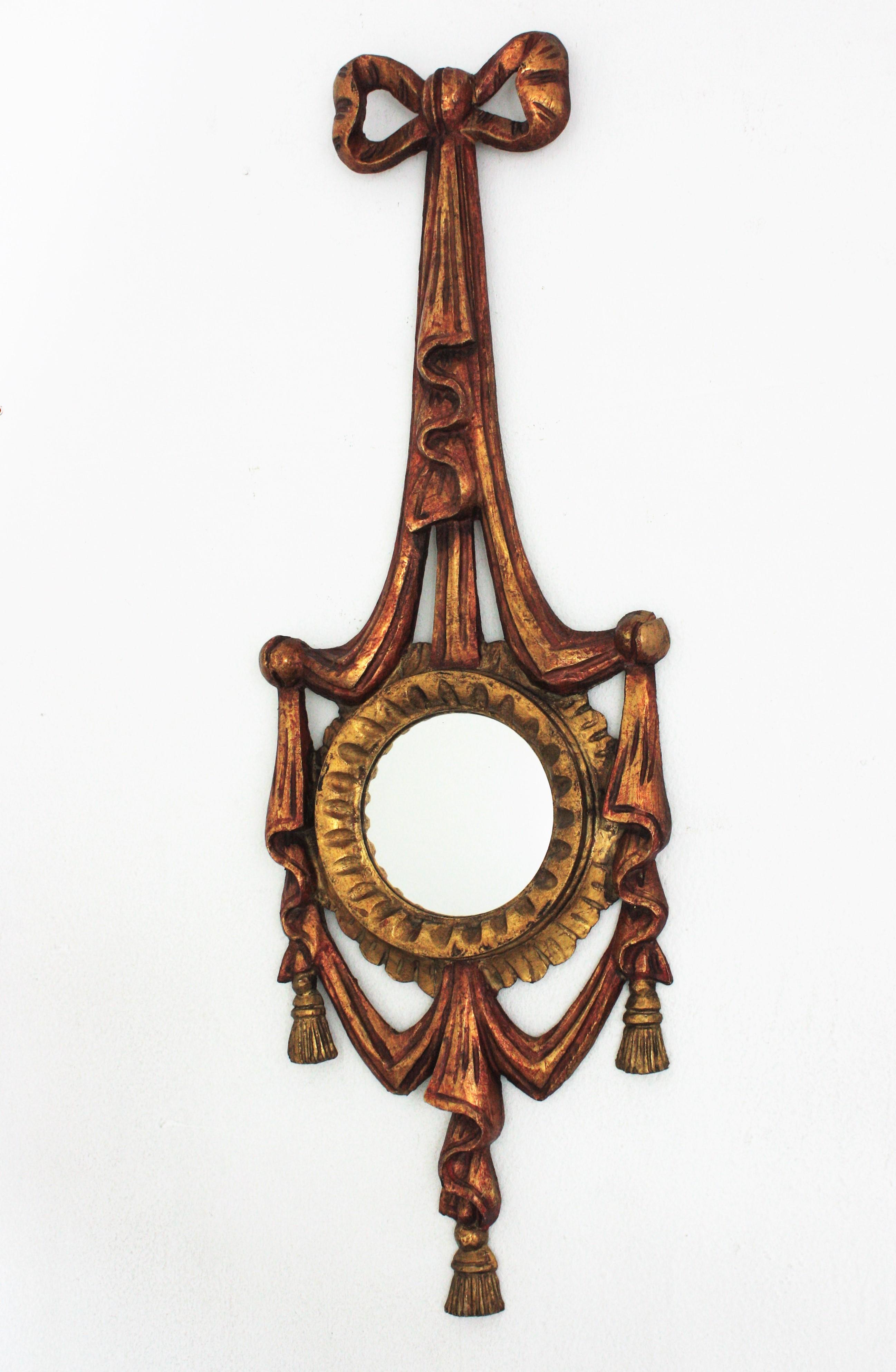 Miroir convexe rococo en bois doré, cadre avec nœud et ruban en vente 2