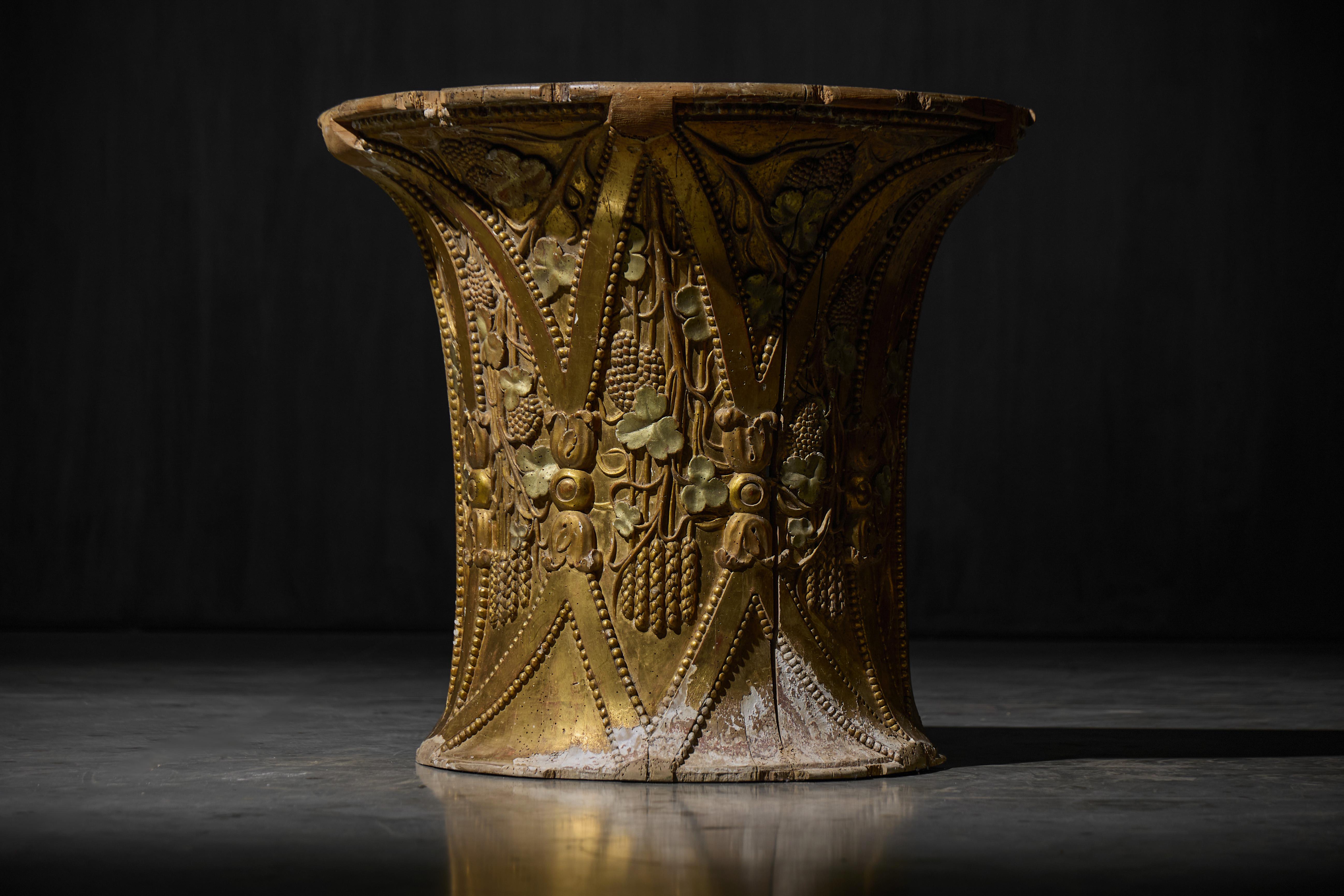 Rococo Giltwood Demilune Console, Italy, 18th Century For Sale 5
