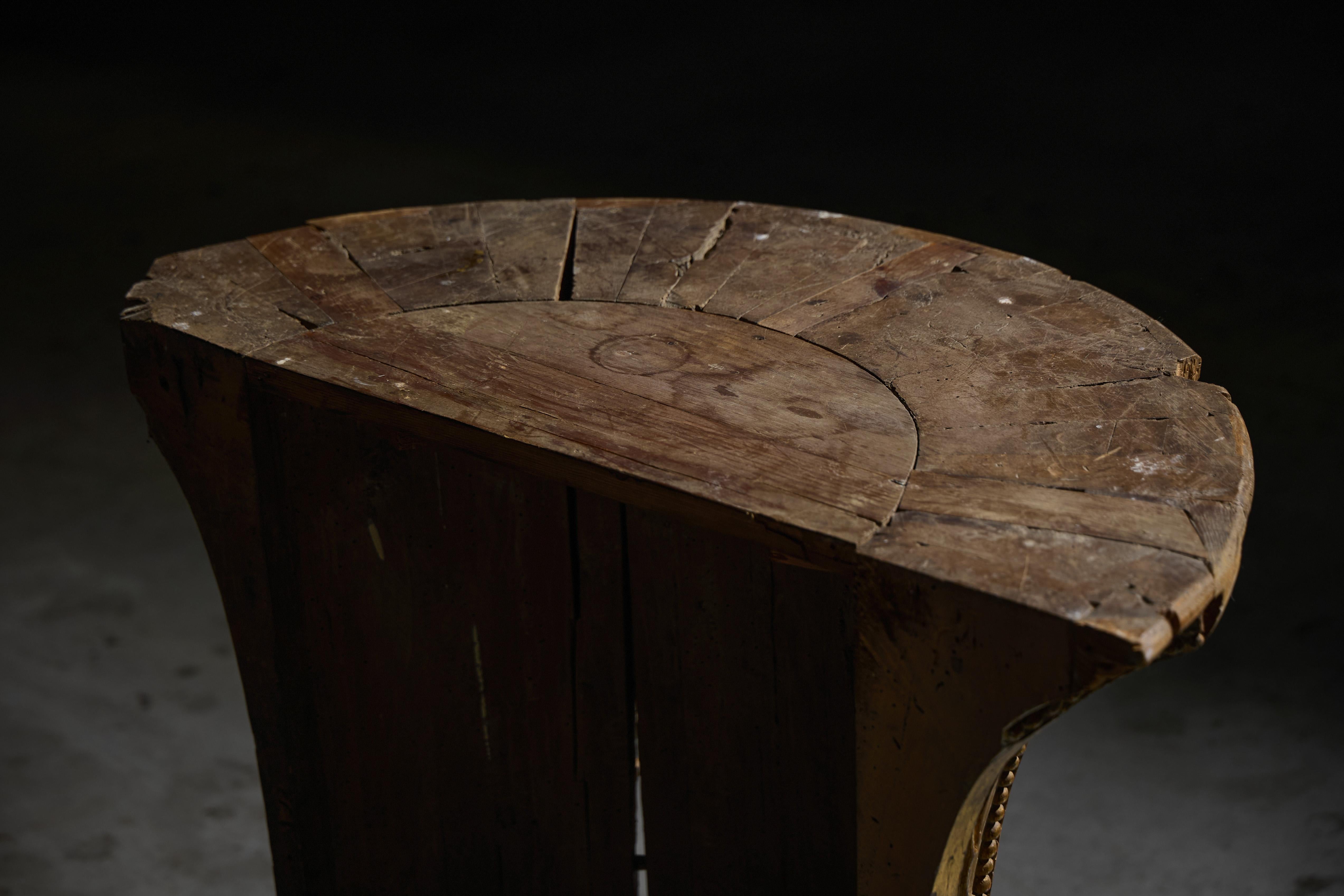 Rococo Giltwood Demilune Console, Italy, 18th Century For Sale 2