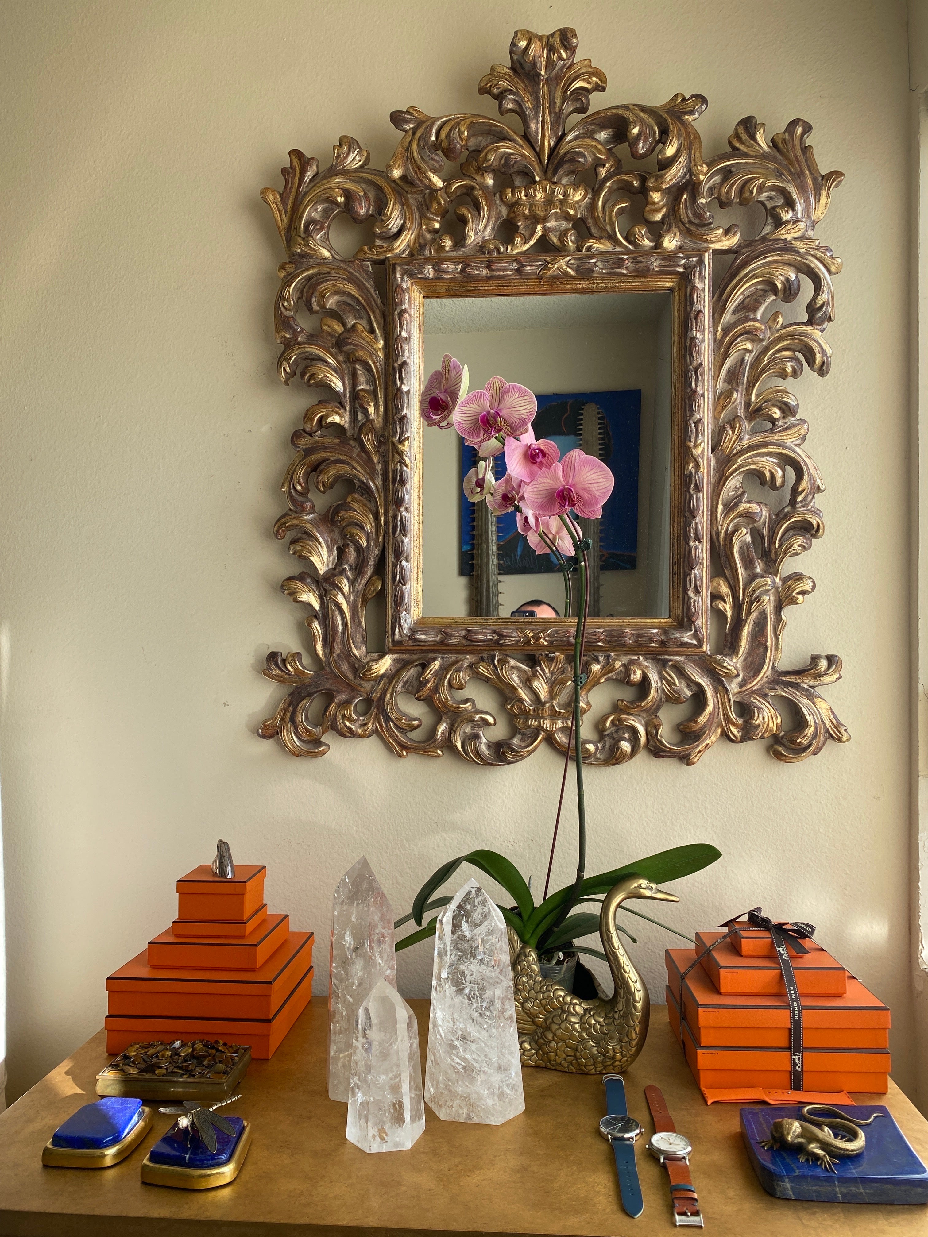 Miroir rococo antique à feuilles d'or attribué à La Barge Italie.