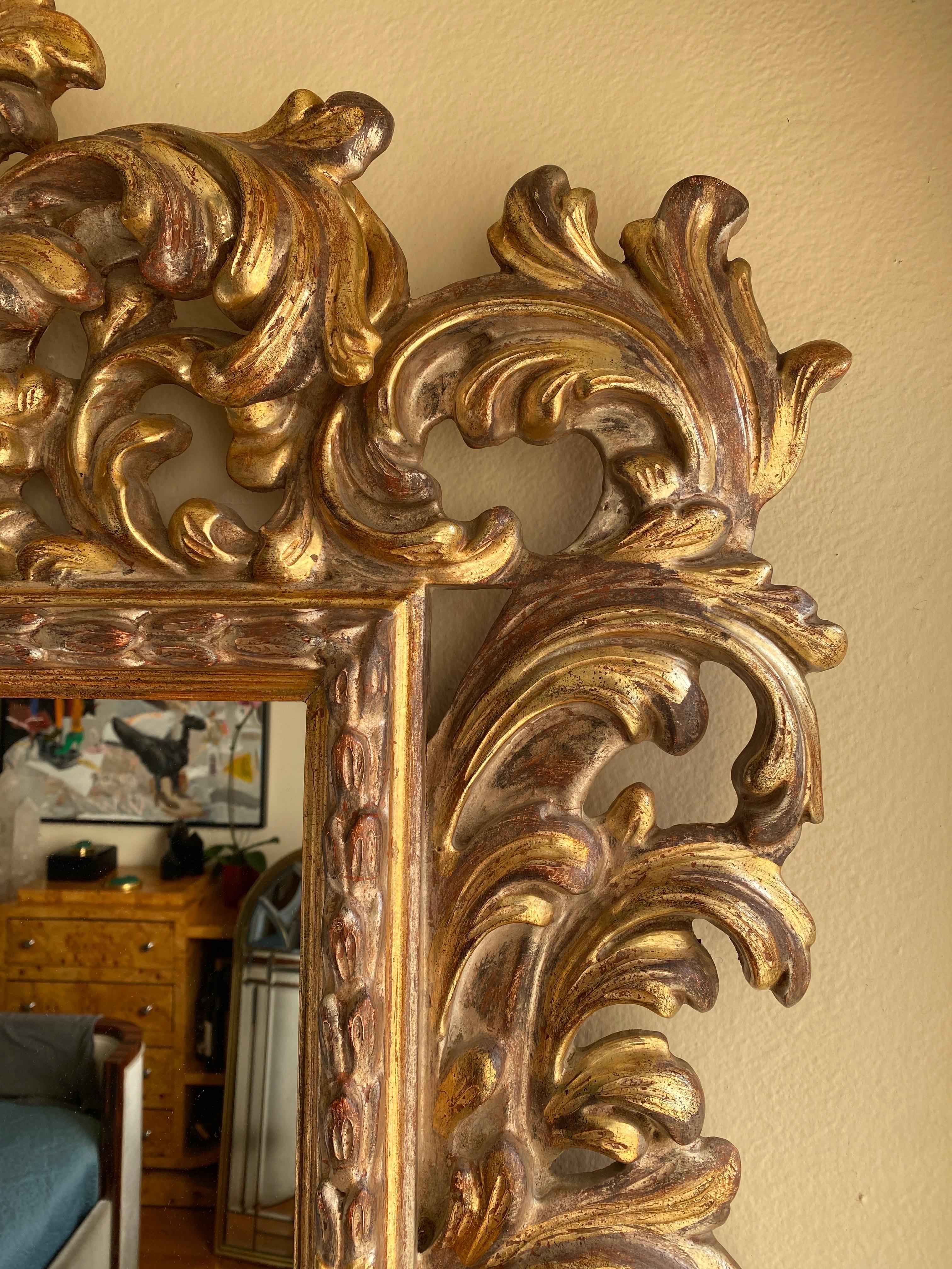 Miroir rocococo doré Bon état - En vente à North Hollywood, CA