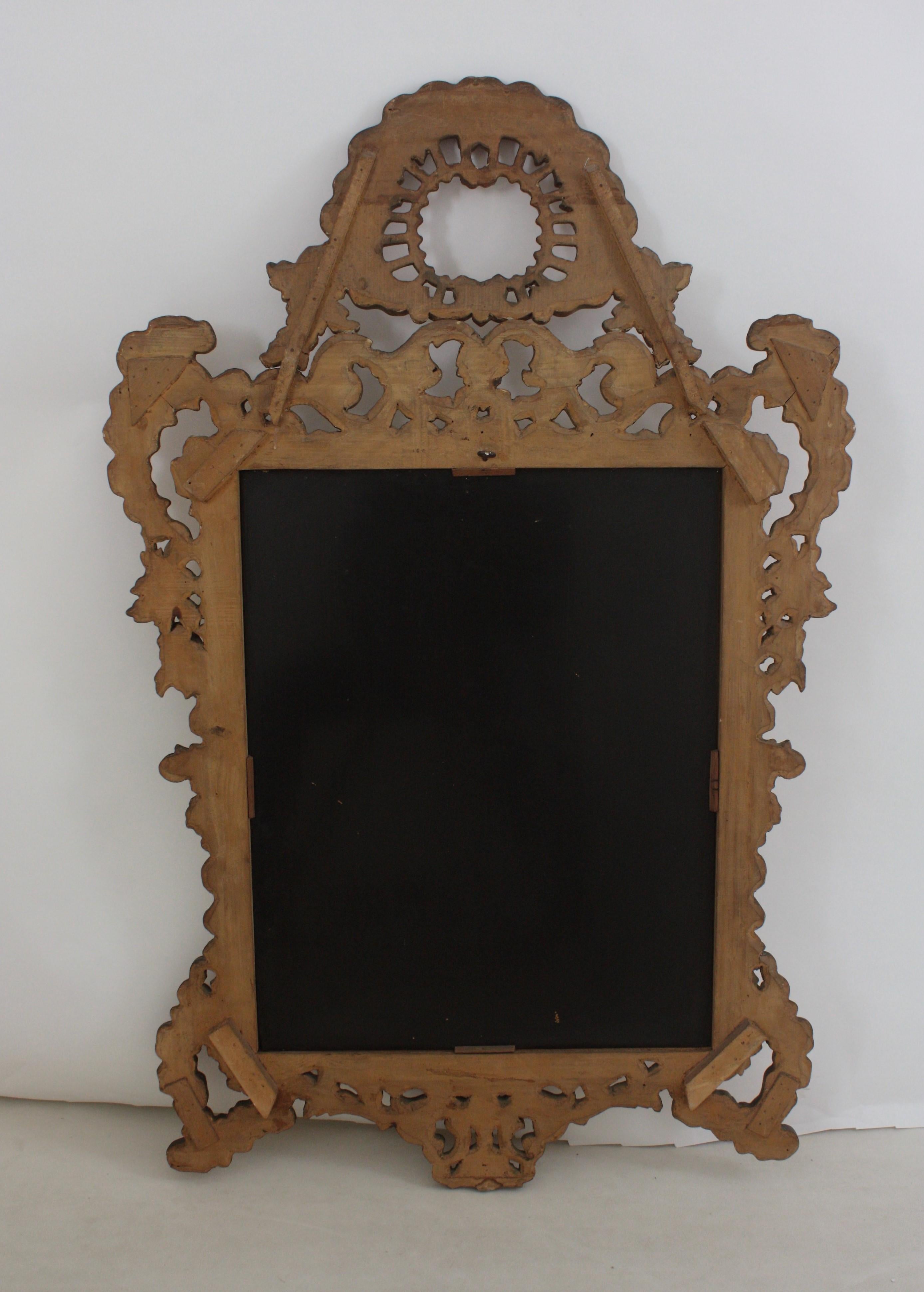 Rokoko-Giltwood-Spiegel mit Blattrahmen im Angebot 6