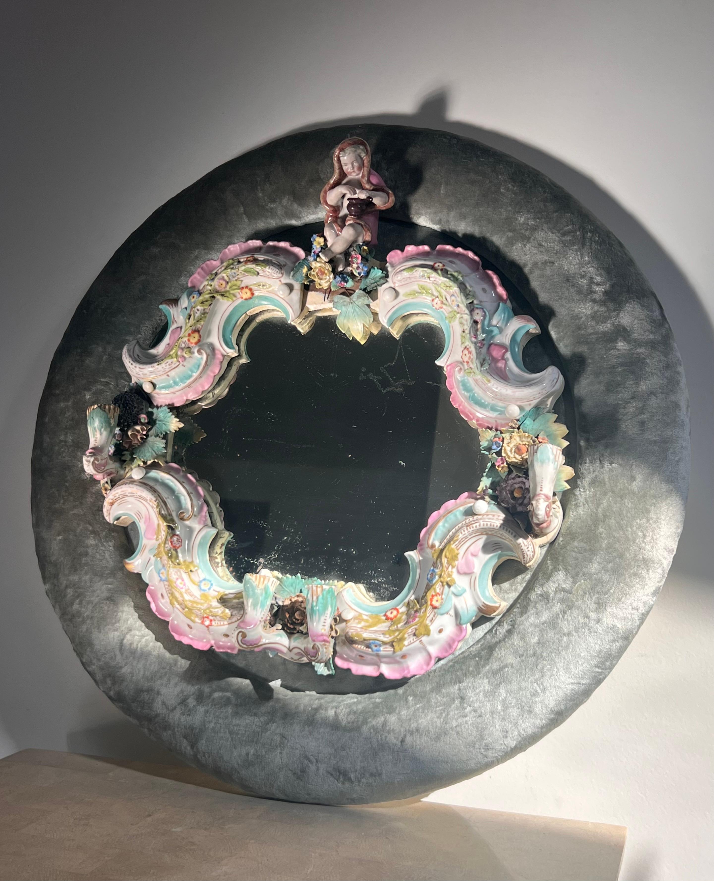 Rococo Girandole Meissen Mirror in Enameled Porcelain and Crushed Velvet For Sale 3