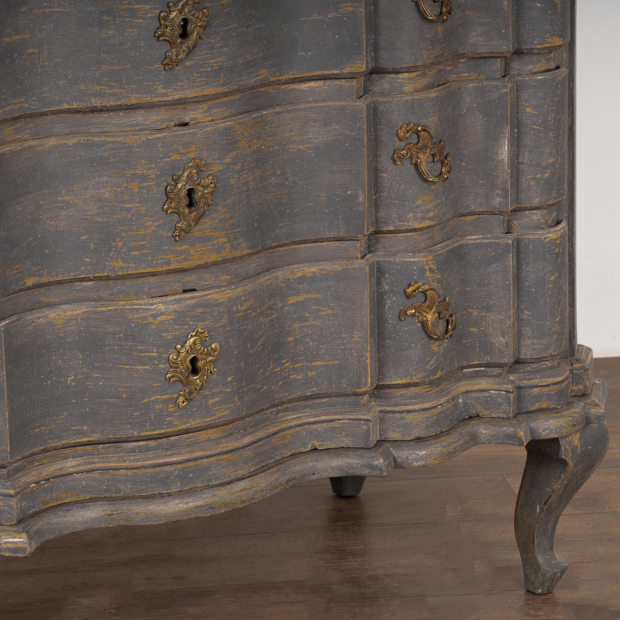 Rococo Gray Painted Large Oak Chest of Four Drawers, Denmark Circa 1780-1800 For Sale 4