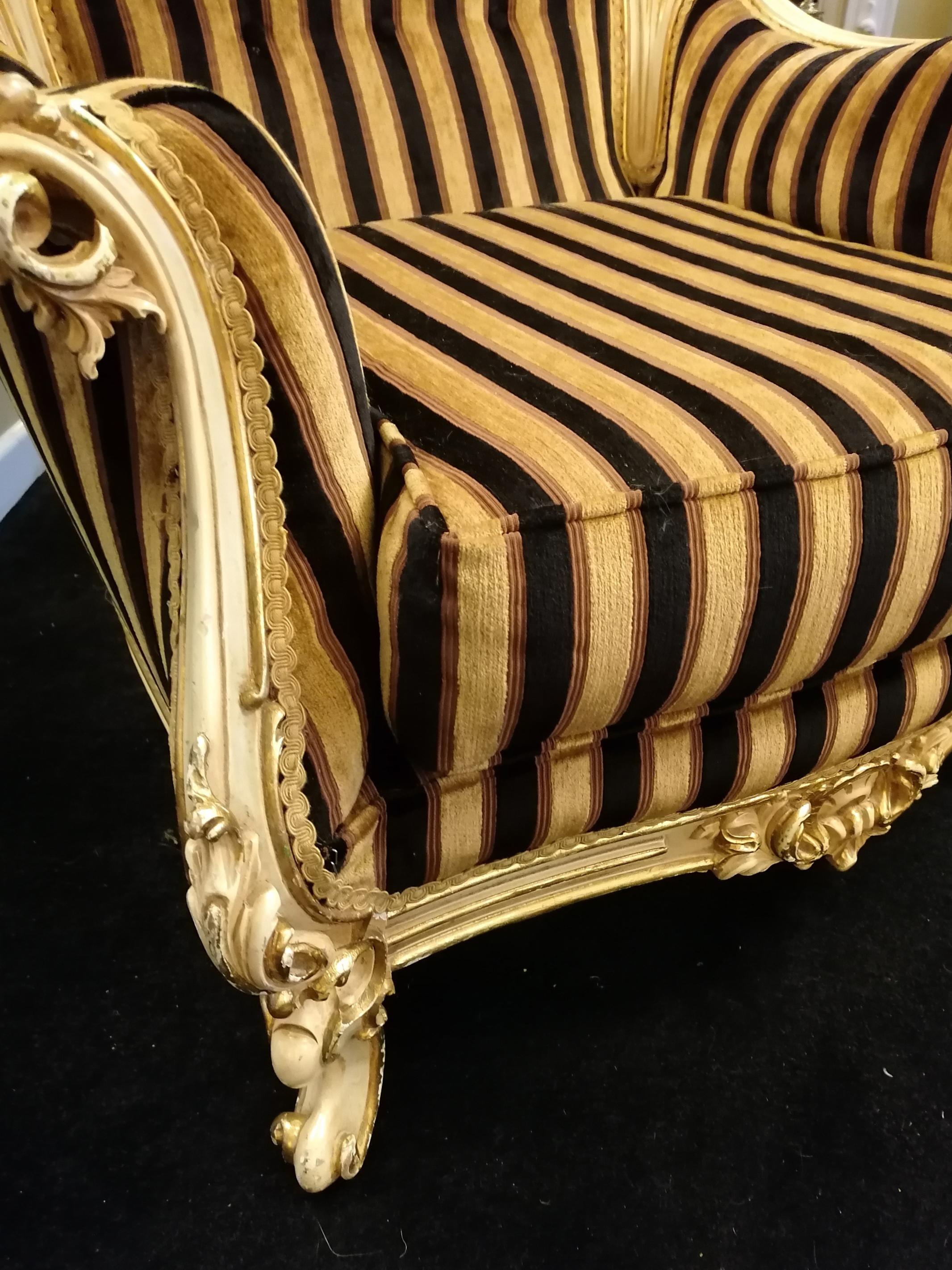 Rococo Italian Silik Carved Wood Upholstered 8 Piece Suite In Good Condition For Sale In Worcester, GB