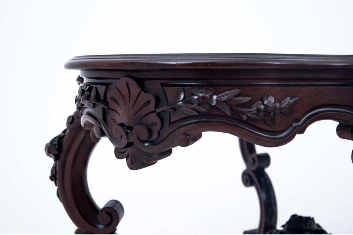 Walnut Rococo mahogany table, France, circa 1870. For Sale