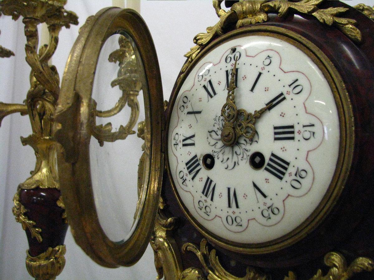 Rococo Mantel Clock with Two Candelabra Cherry Marble Gilded Bronze, circa 1880 For Sale 4