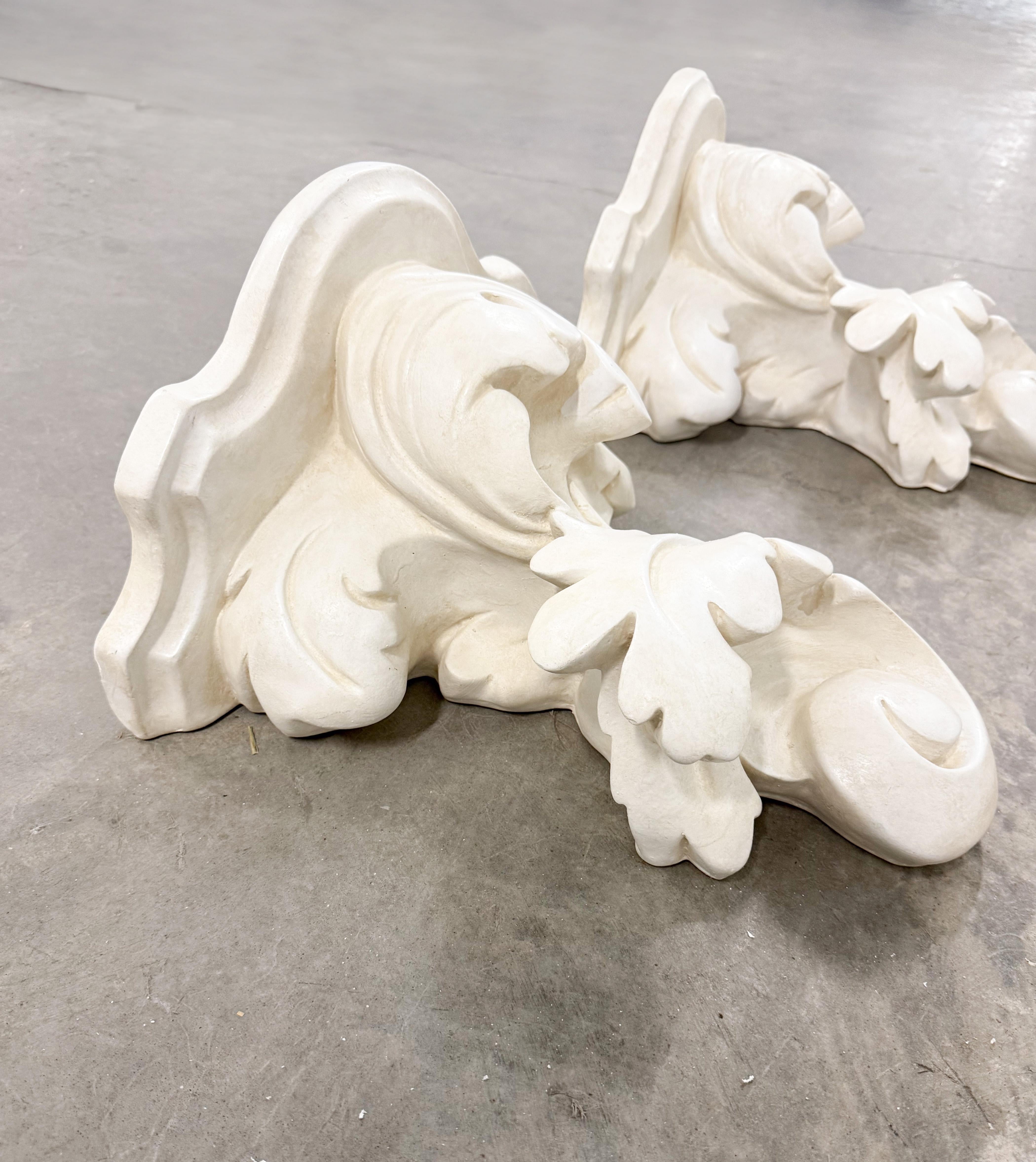 Mensole da parete da giardino rococò neoclassiche in pietra fusa a foglie d'acanto in vendita 4