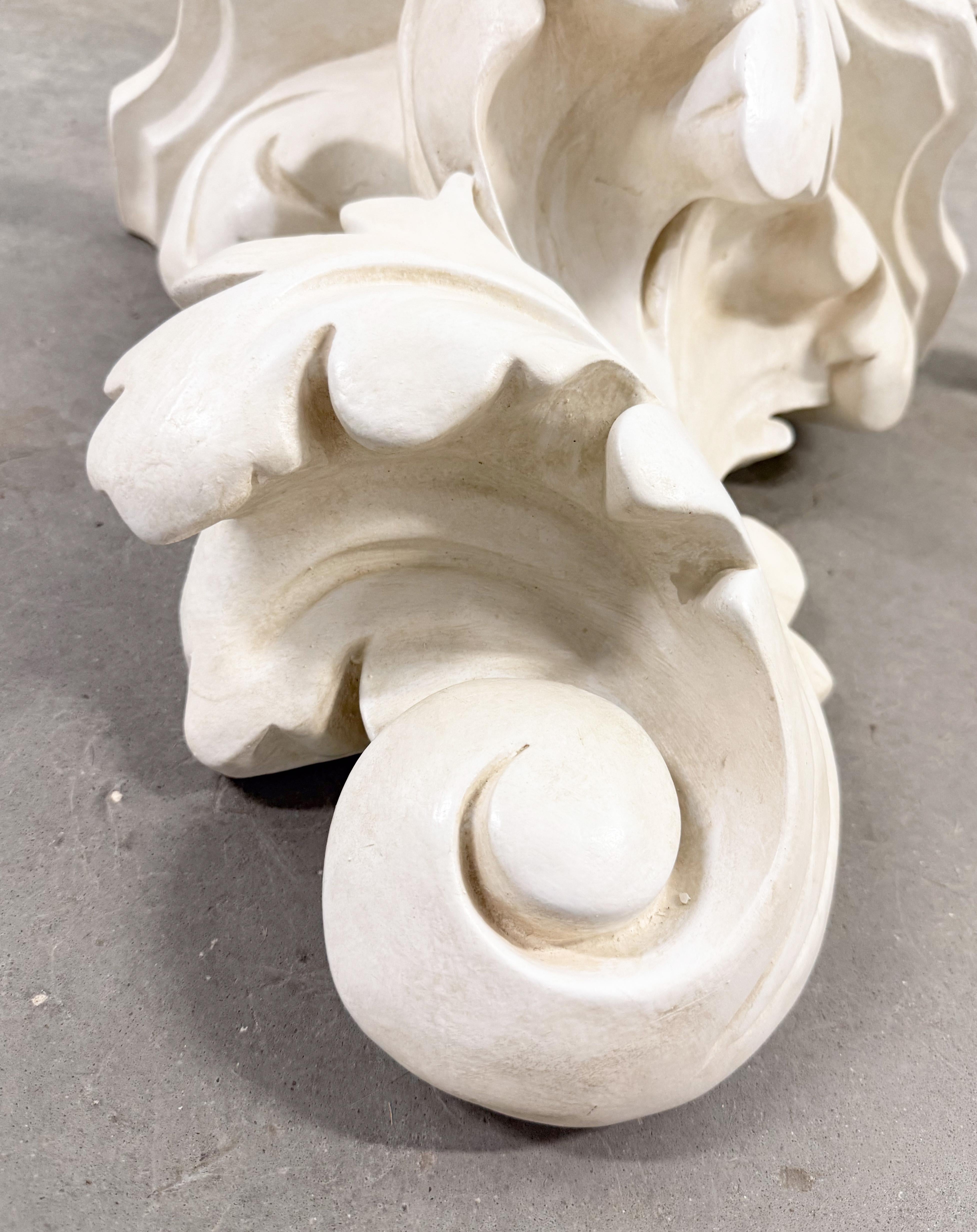 Mensole da parete da giardino rococò neoclassiche in pietra fusa a foglie d'acanto in vendita 2