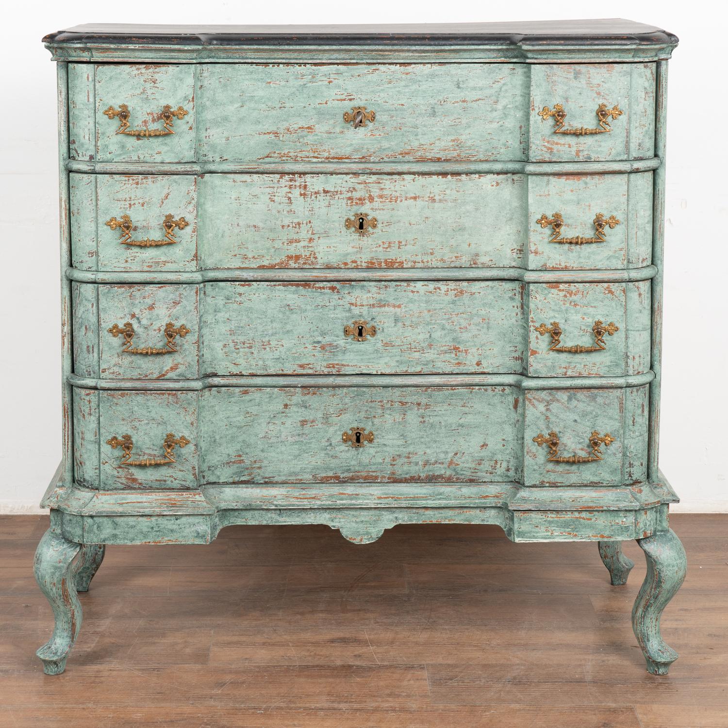 Rococo Oak Chest of Four Drawers, Denmark circa 1770-1800 In Good Condition For Sale In Round Top, TX