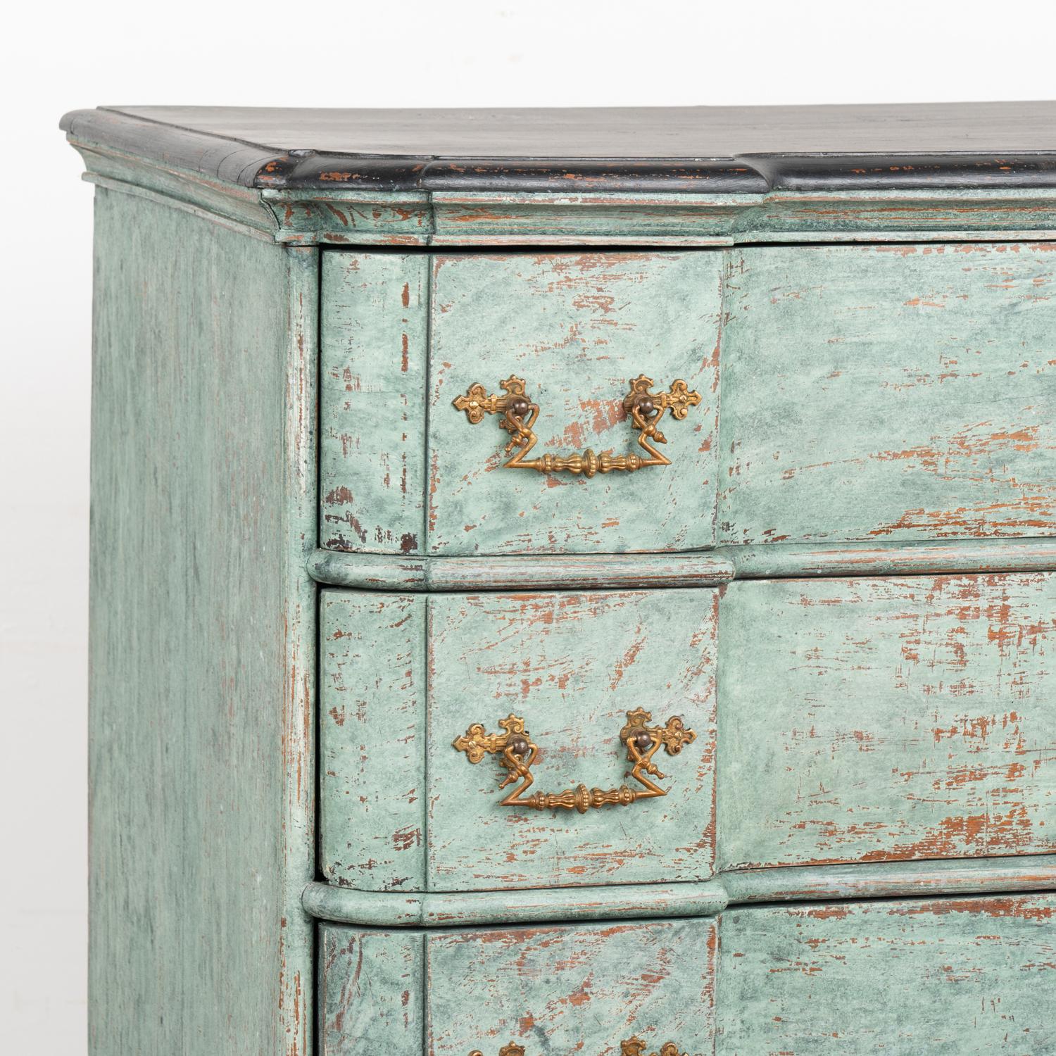 XVIII secolo Cassettone rococò a quattro cassetti in Oak, Danimarca, 1770-1800 ca. in vendita