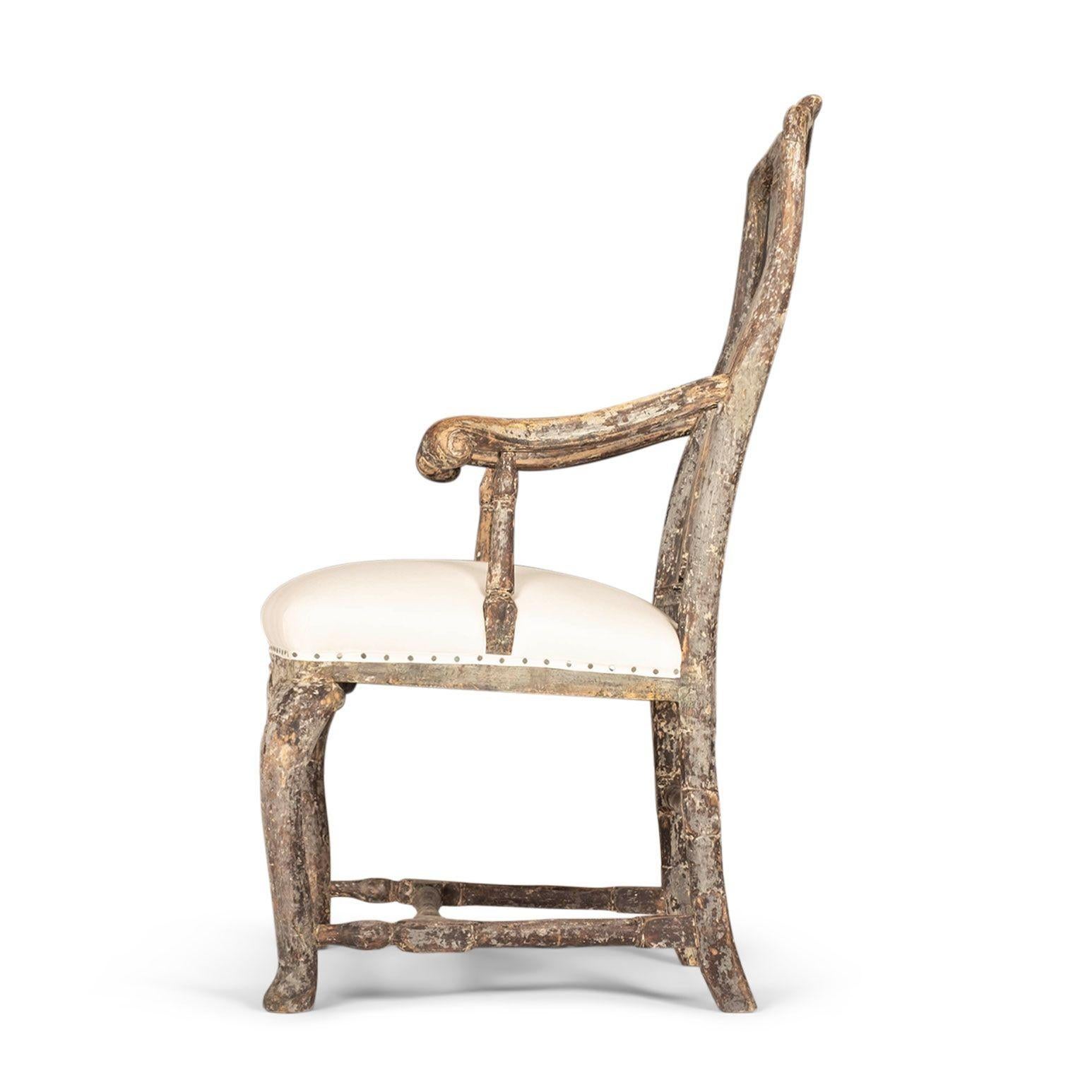 Fauteuil suédois peint rococo en vente 2