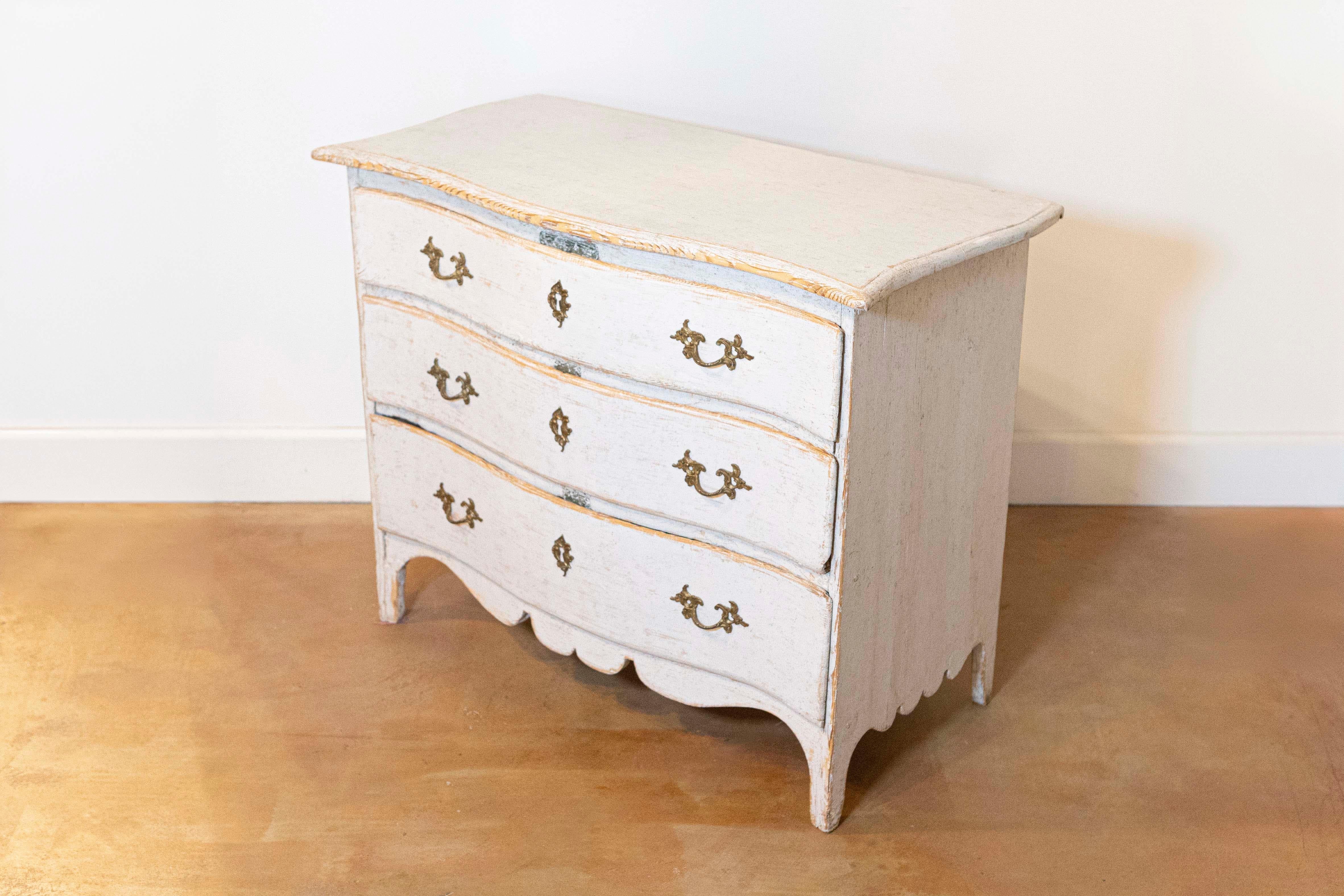 18th Century Rococo Period 1770s Swedish Gray Cream Painted and Carved Three-Drawer Commode For Sale