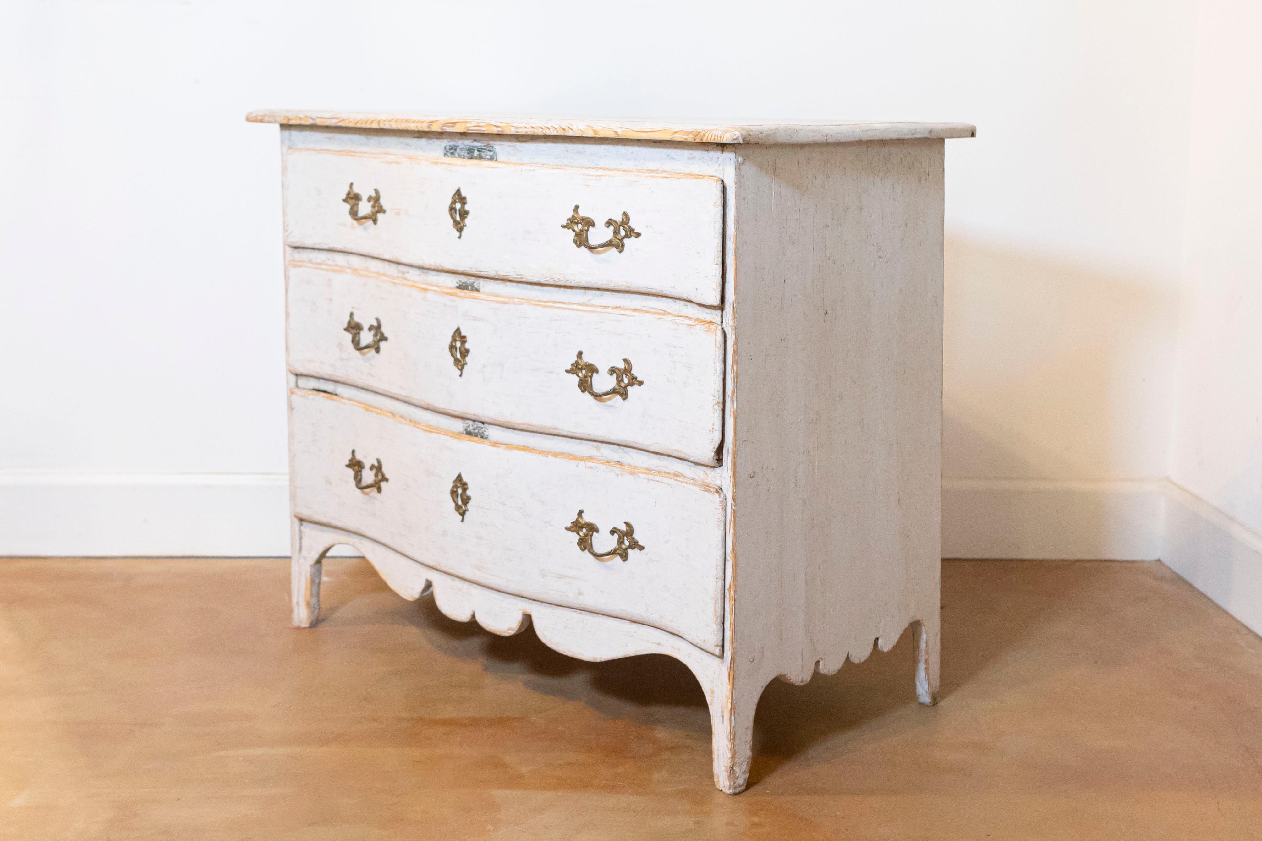 Wood Rococo Period 1770s Swedish Gray Cream Painted and Carved Three-Drawer Commode For Sale