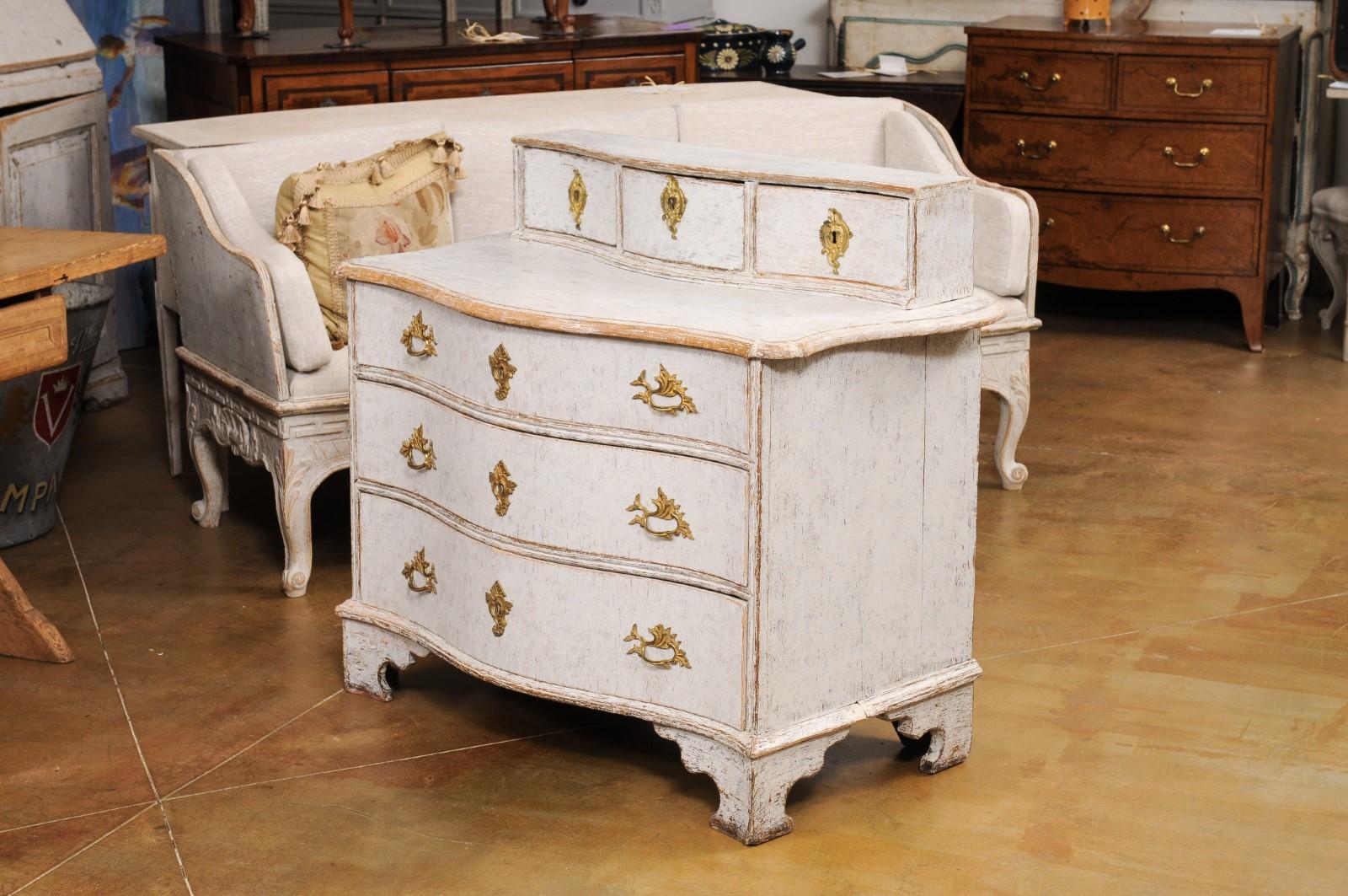 Rococo Period Swedish 1760s Gray Painted Commode with Raised Top and Drawers For Sale 5
